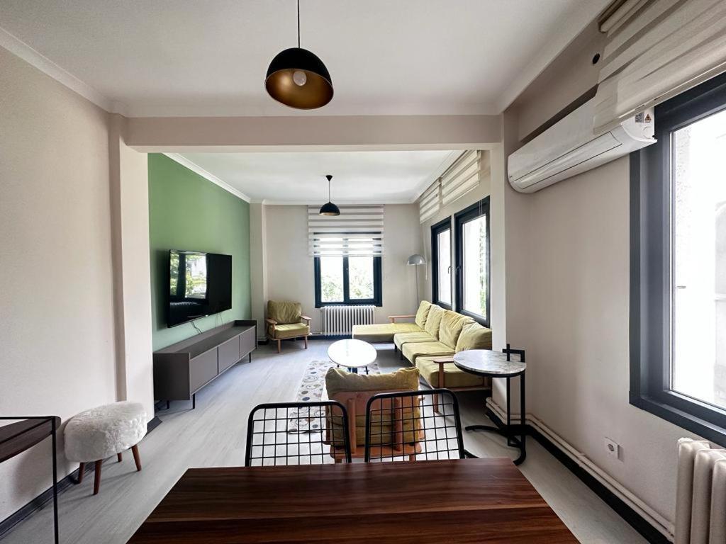 Wonder Karakoey 4- Ultra Luxury , 4br, 2ba Sea View * Istanbul