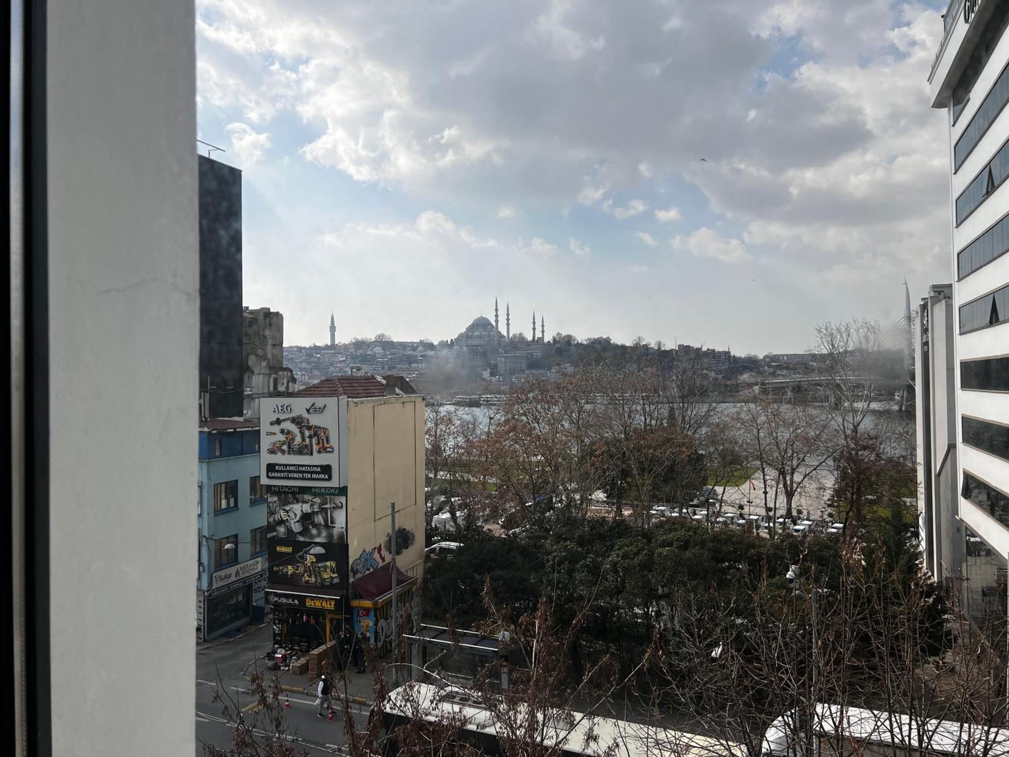 Wonder Karakoey 4- Ultra Luxury , 4br, 2ba Sea View Istanbul