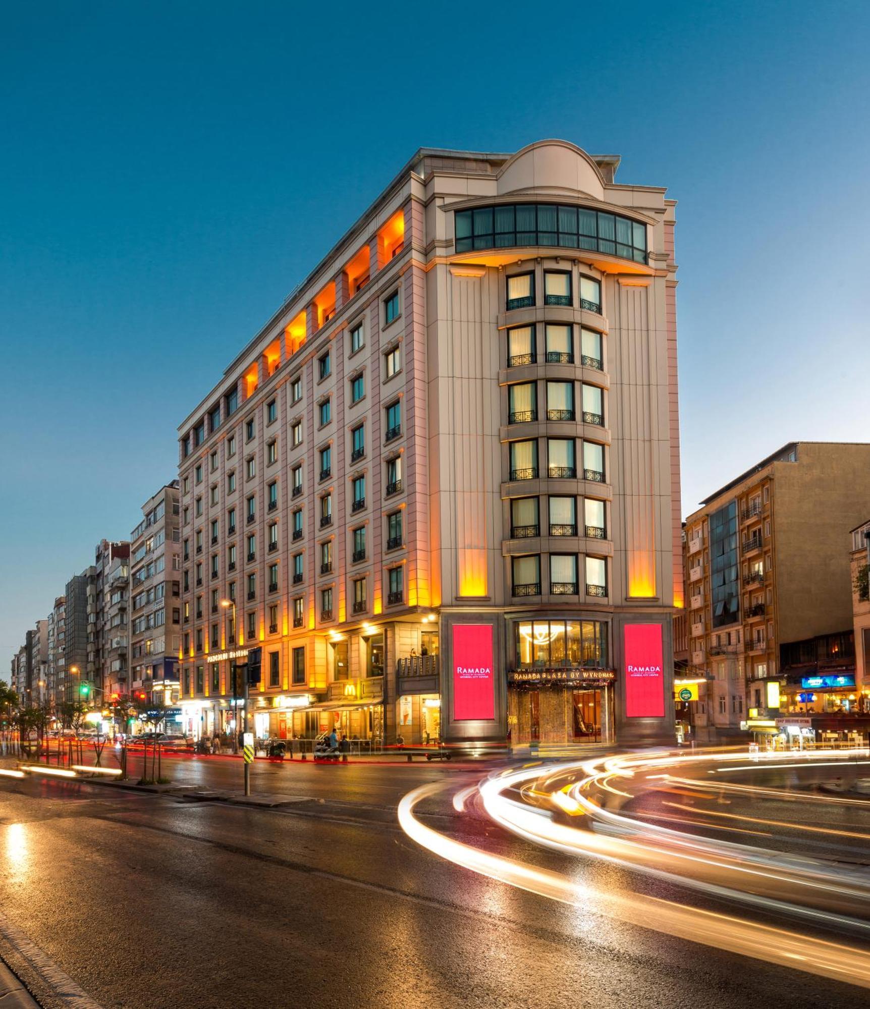 Hotel Ramada Plaza By Wyndham Center (adults Only) 5*