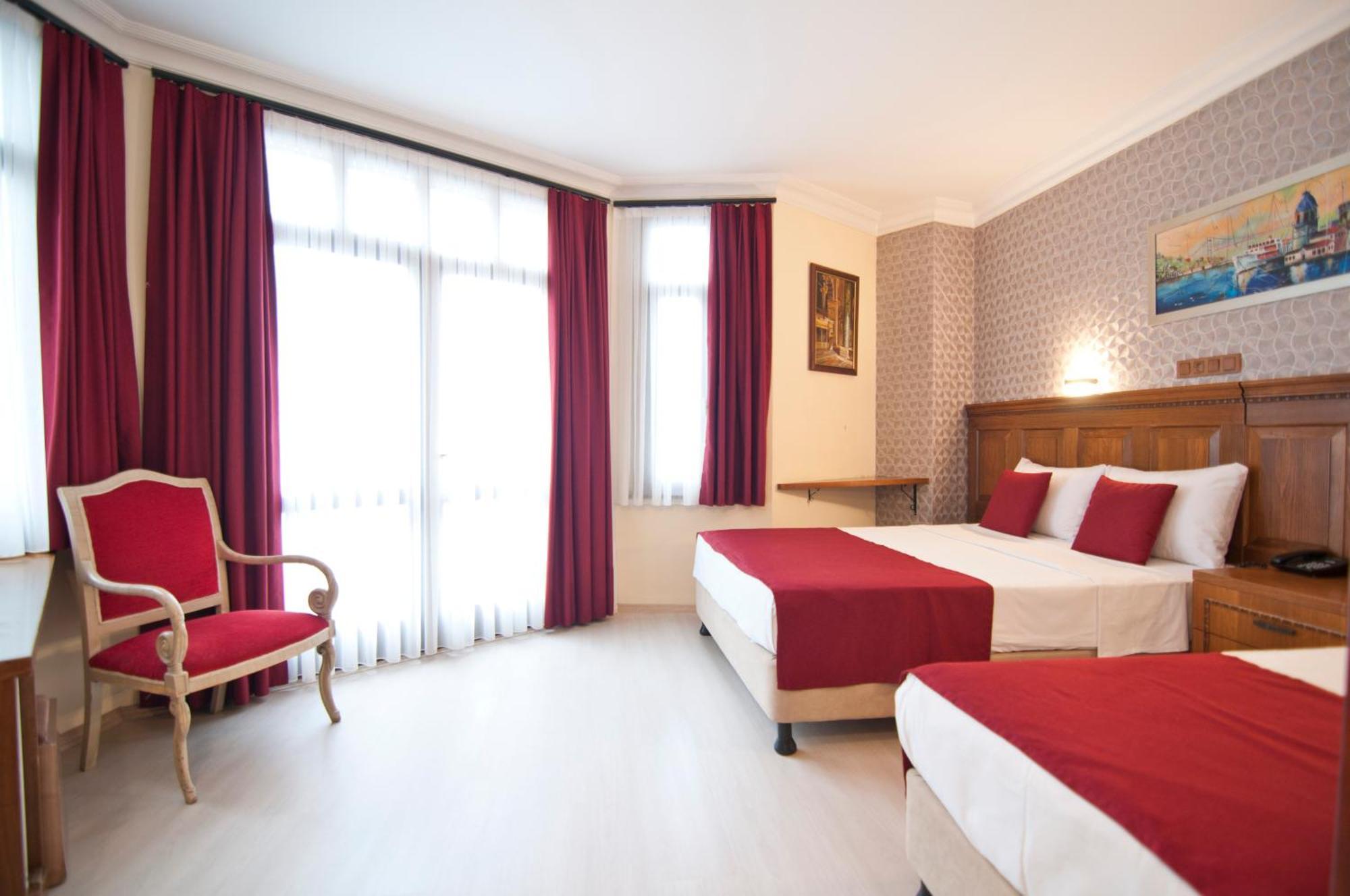 Hotel Artefes Old 4*