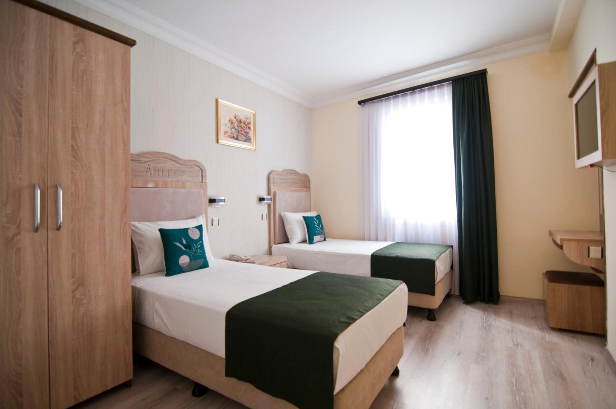 Artefes Old Hotel 4*