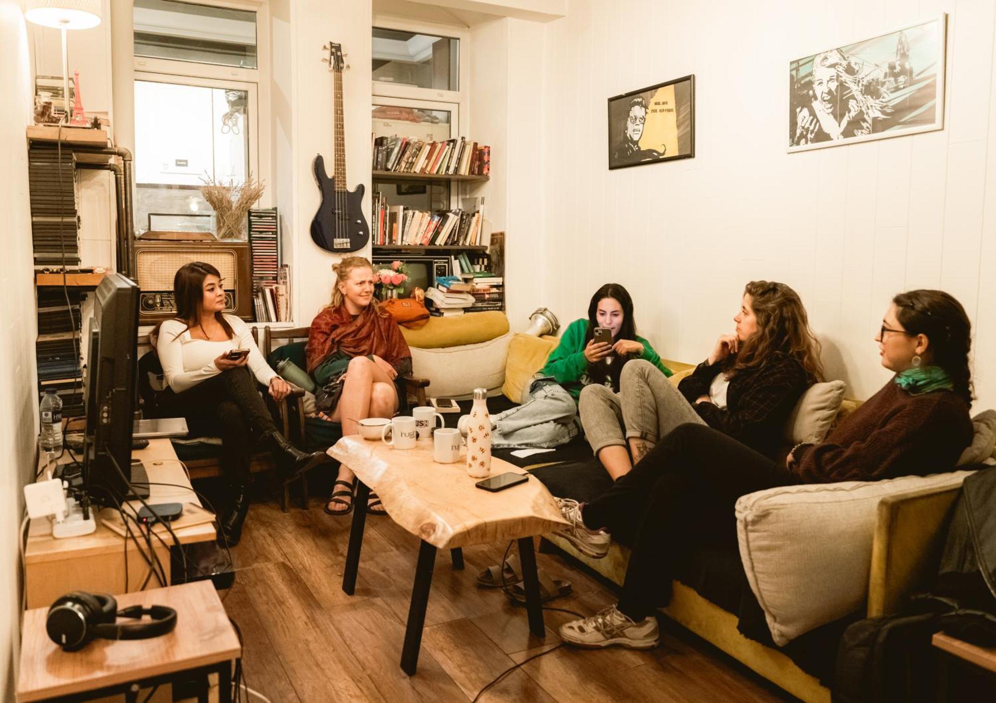 Hostel Hush Lounge