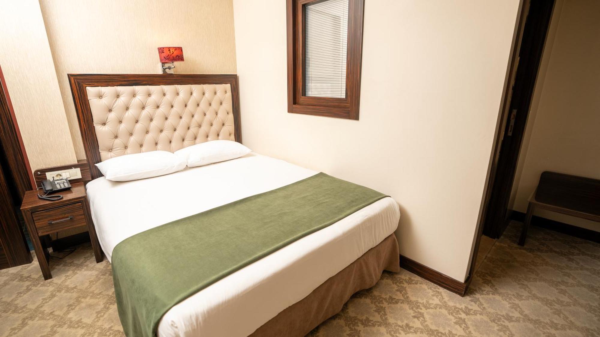 Hotel Golden Siyav 3*