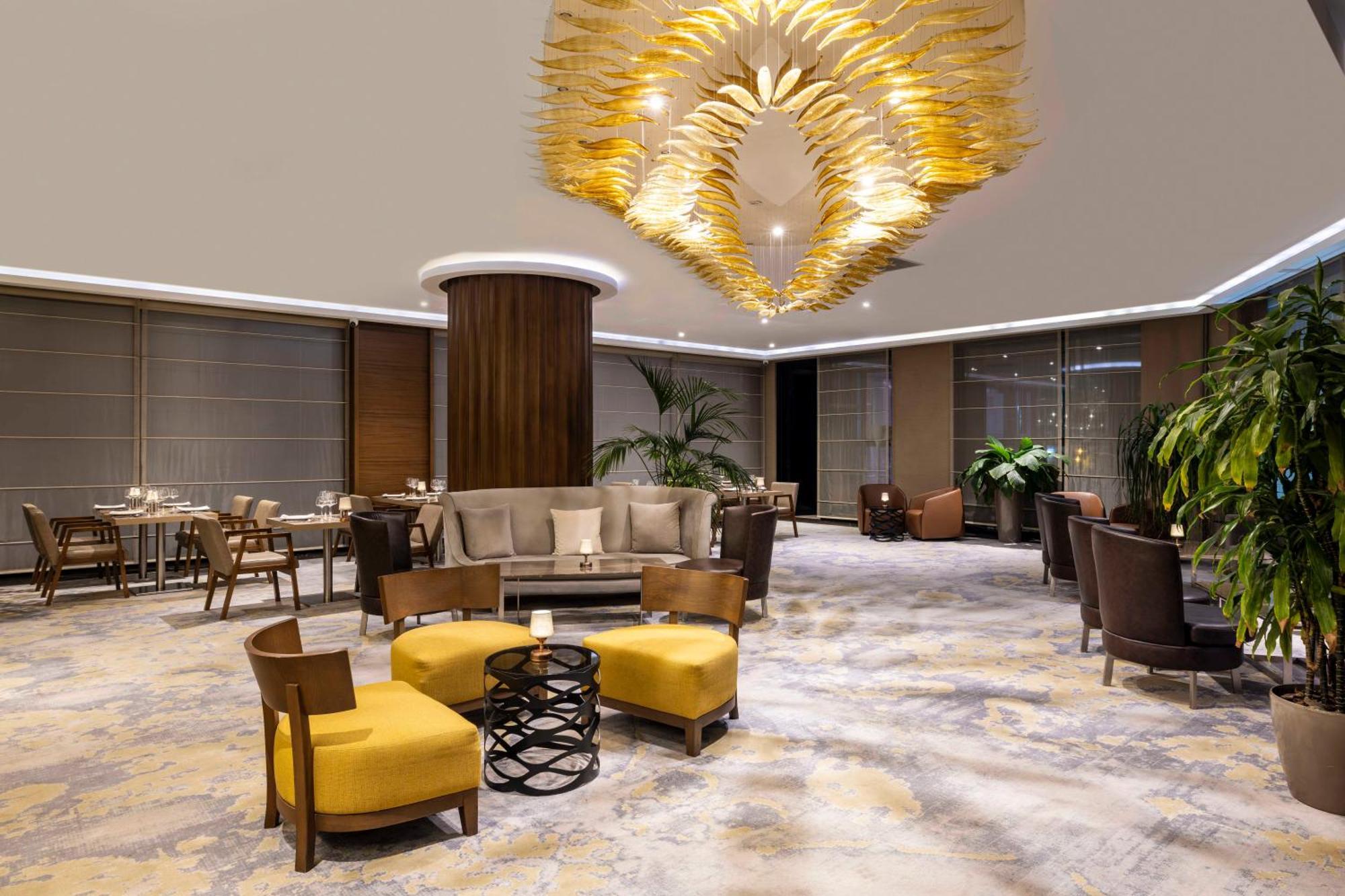 Hotel Ramada Plaza By Wyndham Tekstilkent