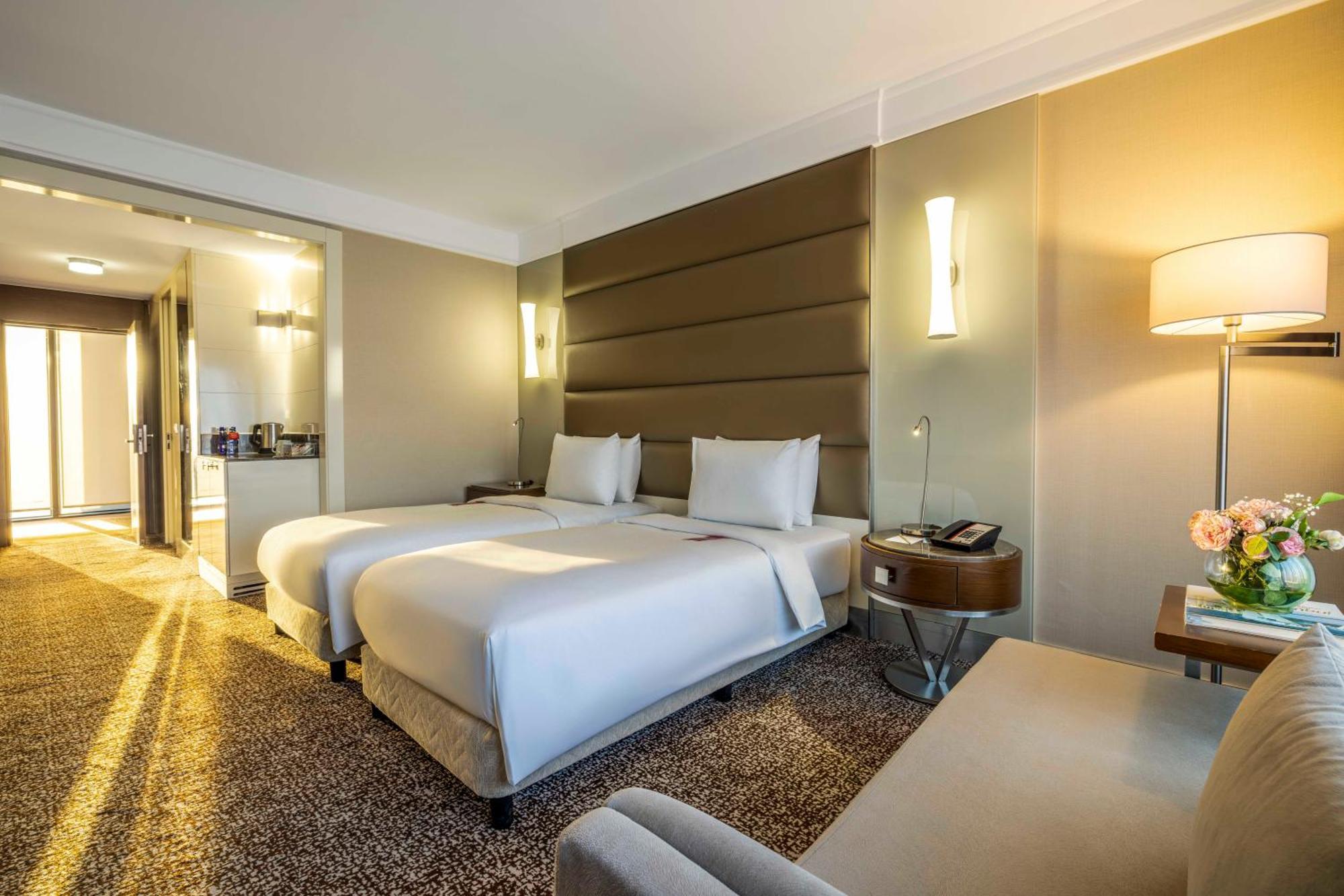 Hotel Ramada Plaza By Wyndham Tekstilkent 5*
