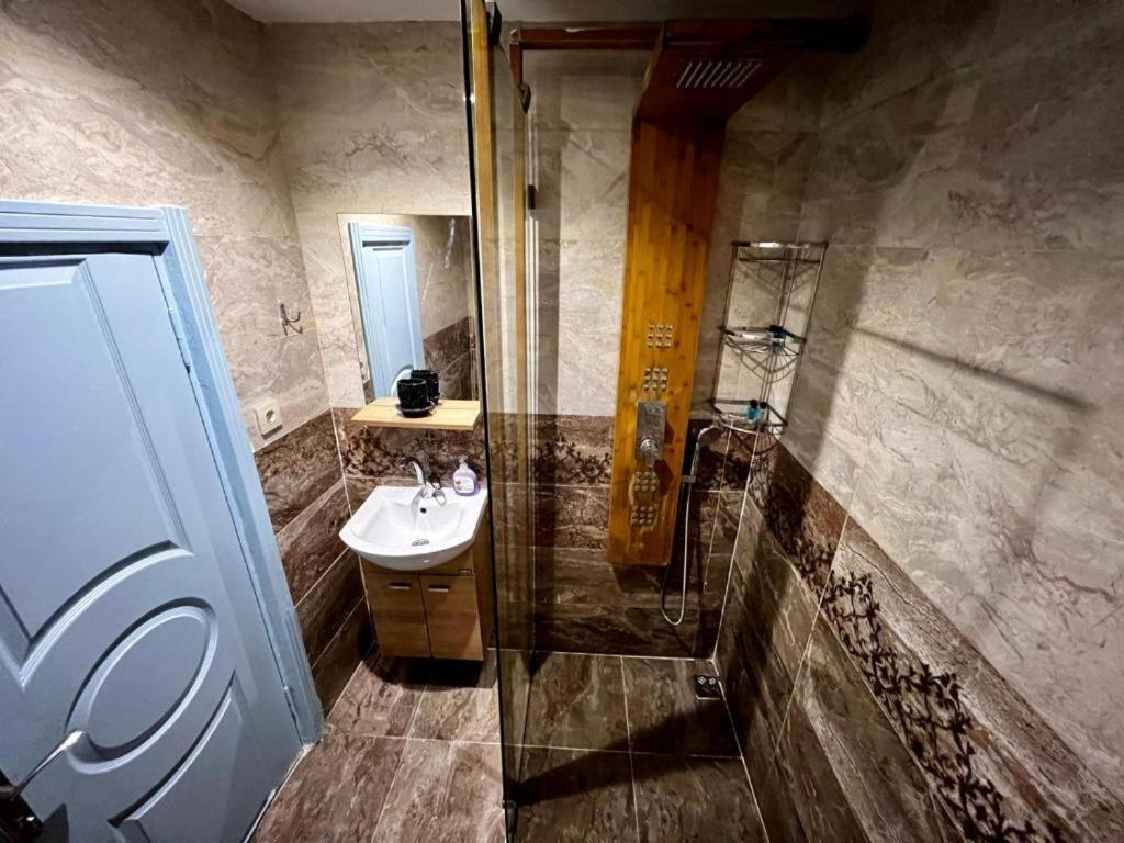 Rodin Aparthotel *