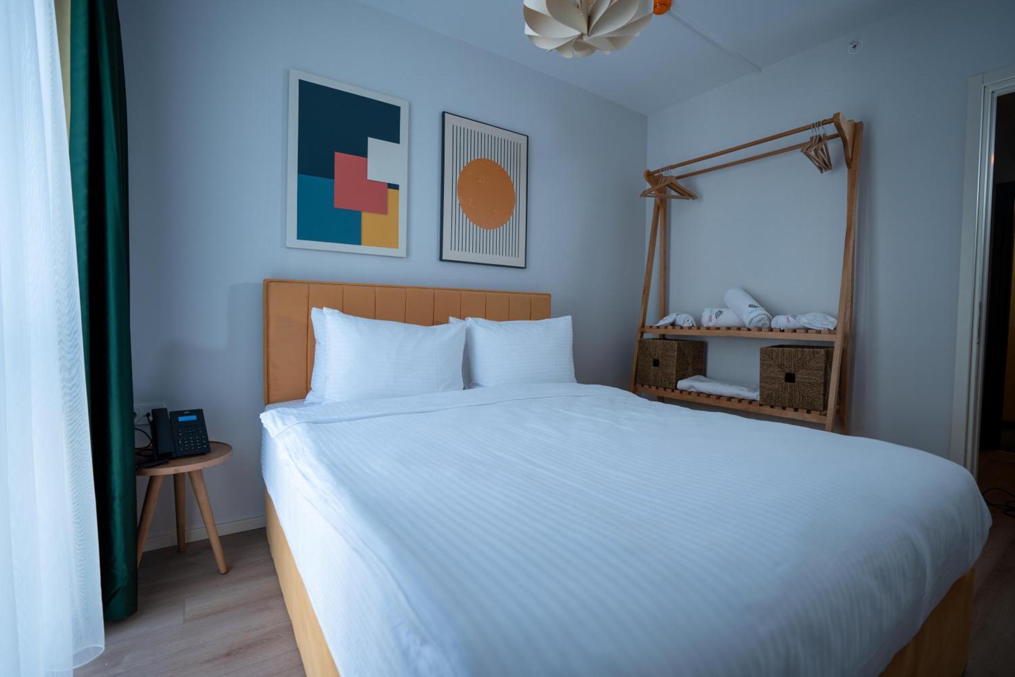 Bird Nest Aparthotel