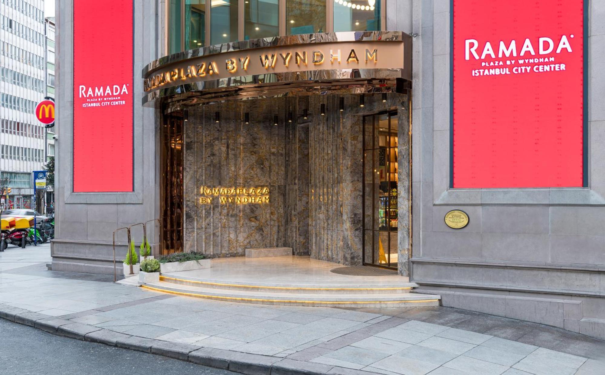 Ramada Plaza By Wyndham Center (adults Only) 5*