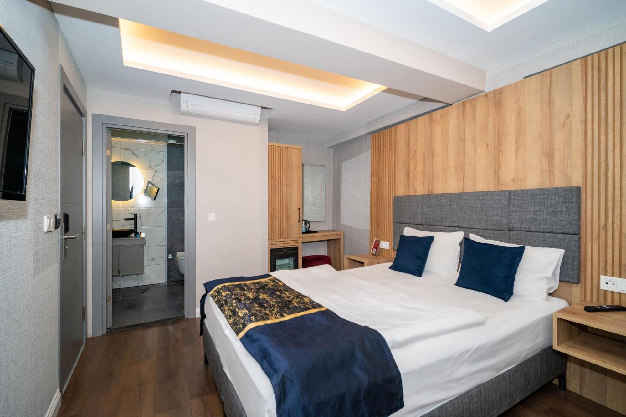Martin Aparthotel *