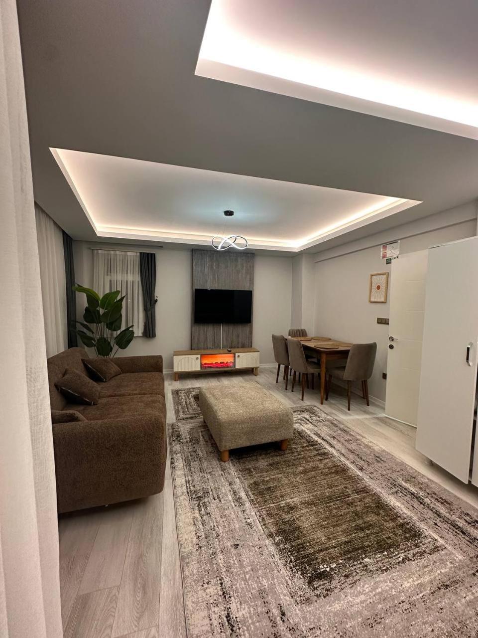 Apartment Zara's In *