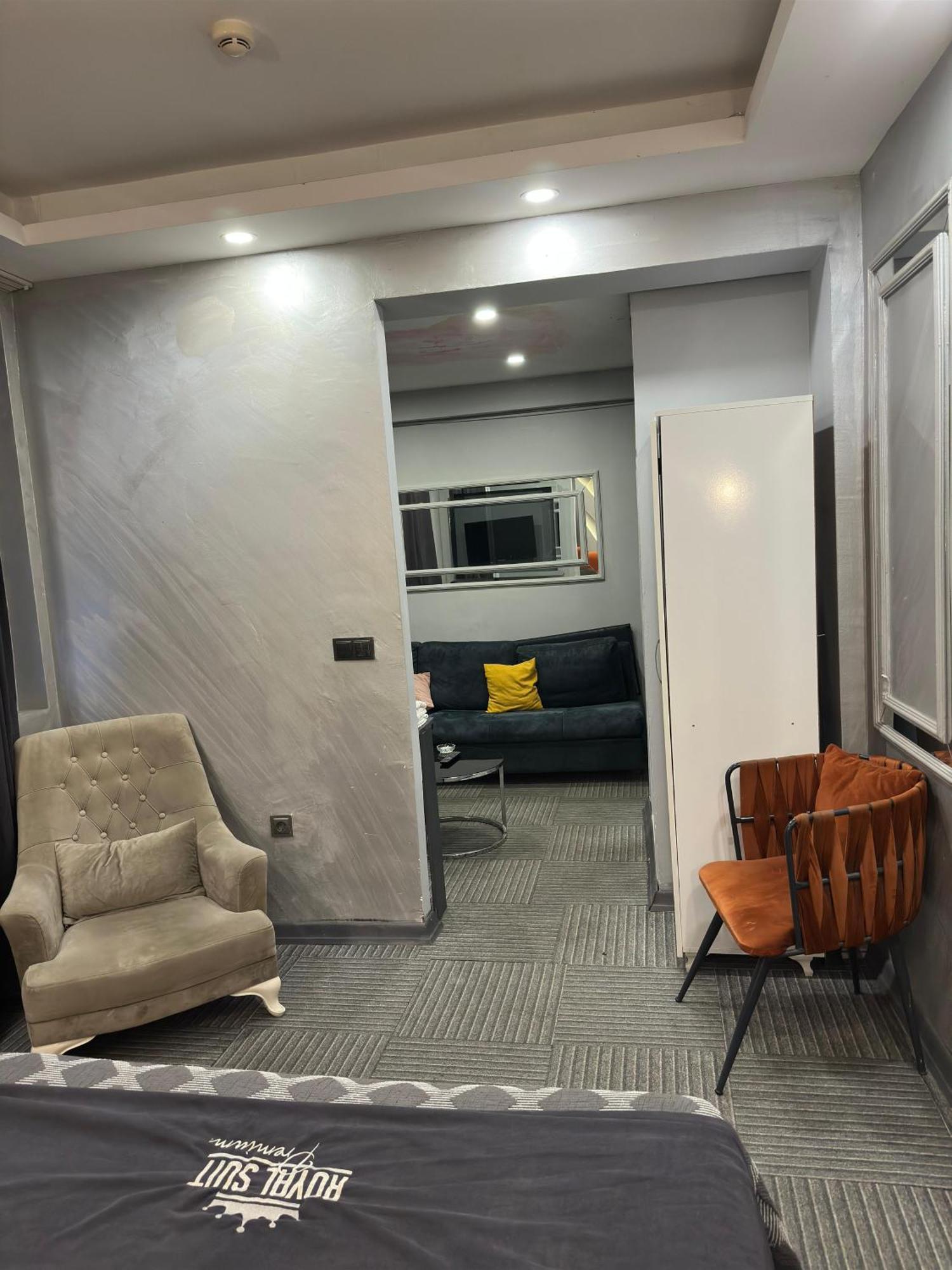 Royal Premium Hotel