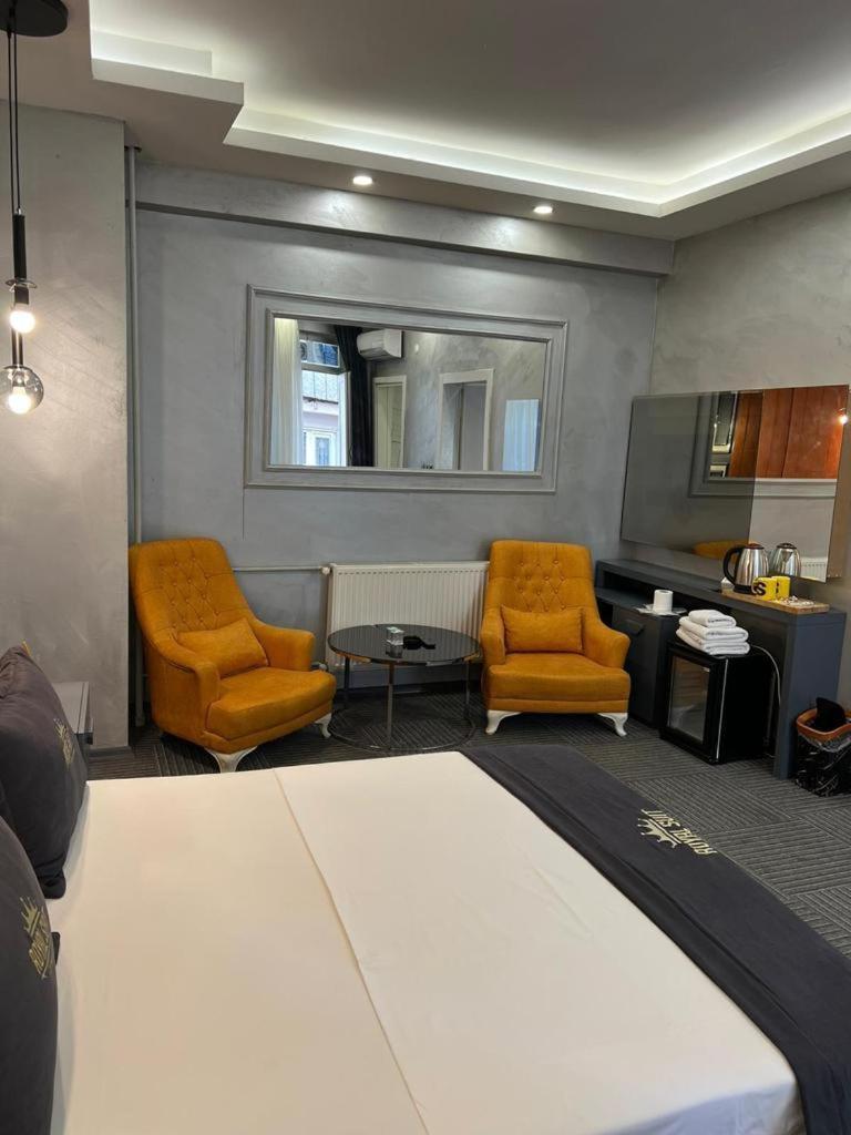 Royal Premium Hotel *