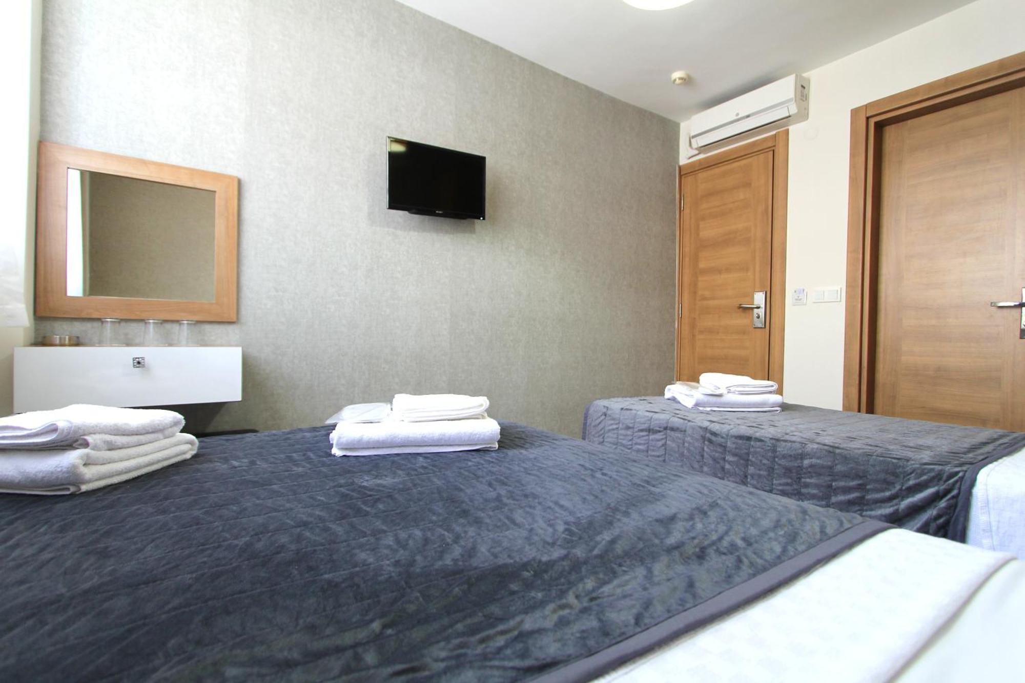 Metrohill Hotel *