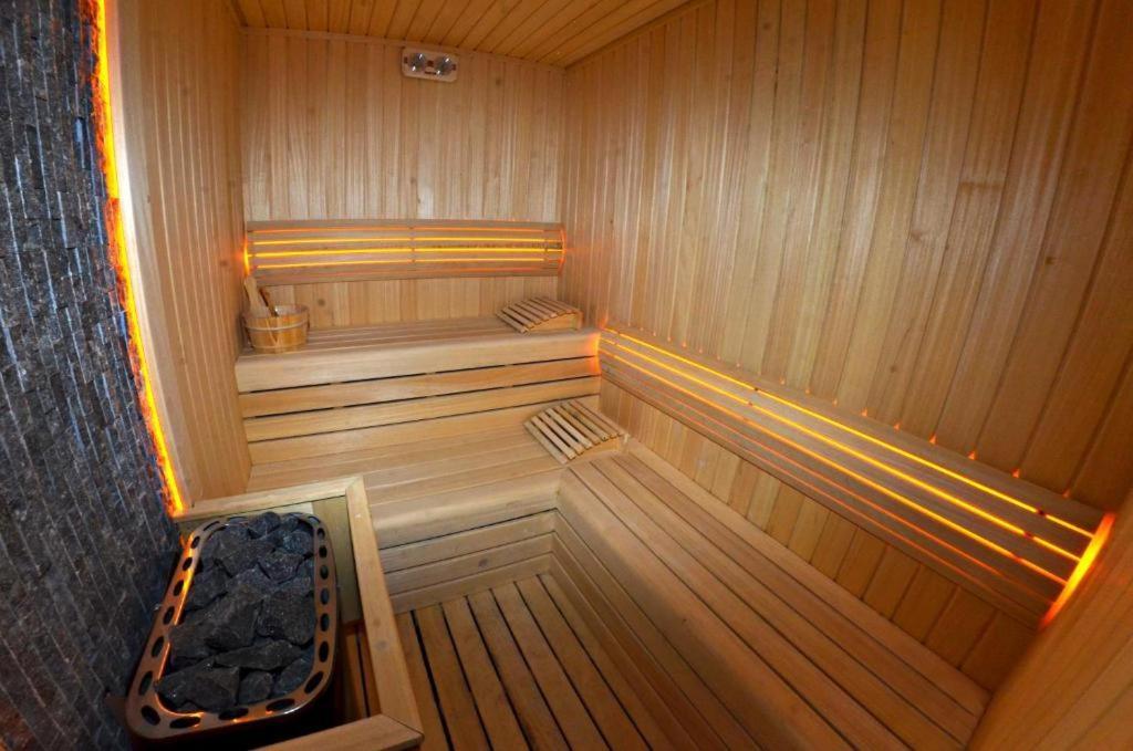 The Amara 3*