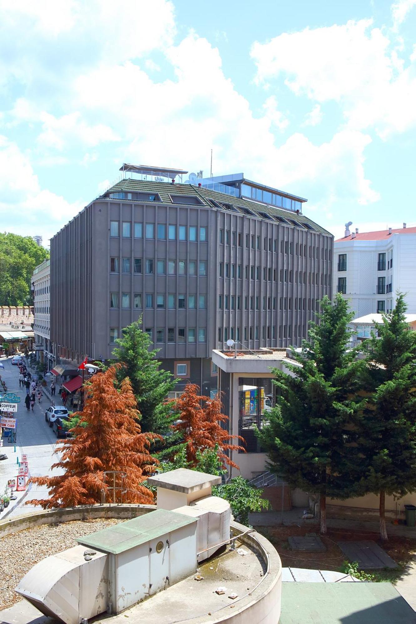 The Amara Hotel 3*