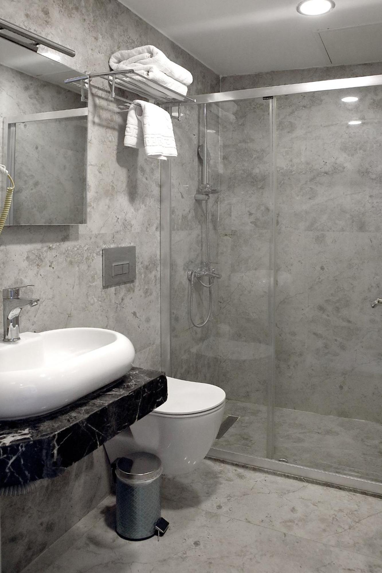 The Amara Hotel 3*