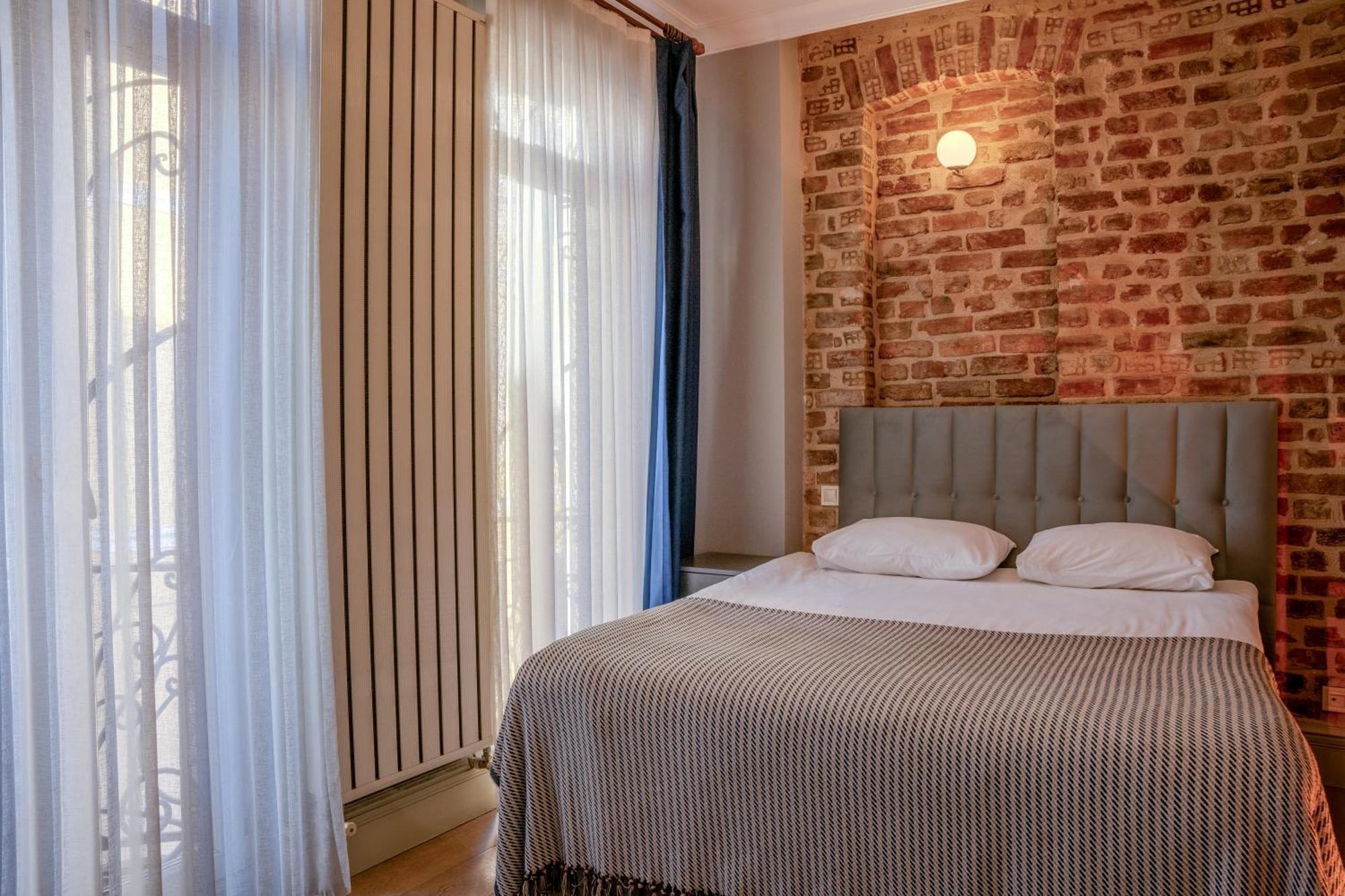 Bed & Breakfast November