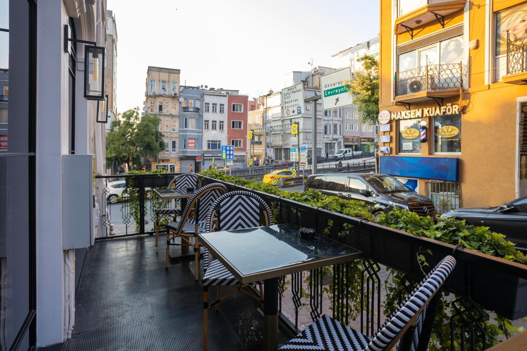 Marlon Hotel