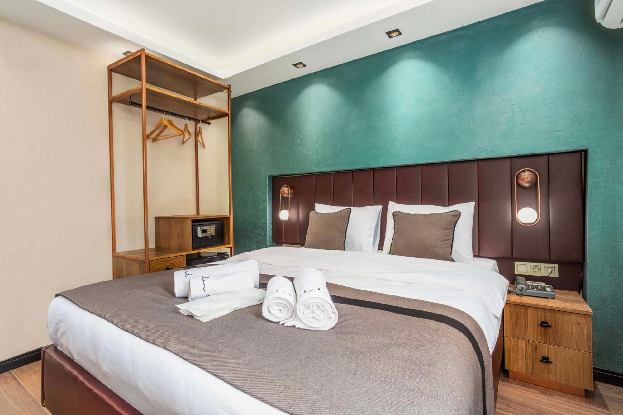 Marlon Hotel