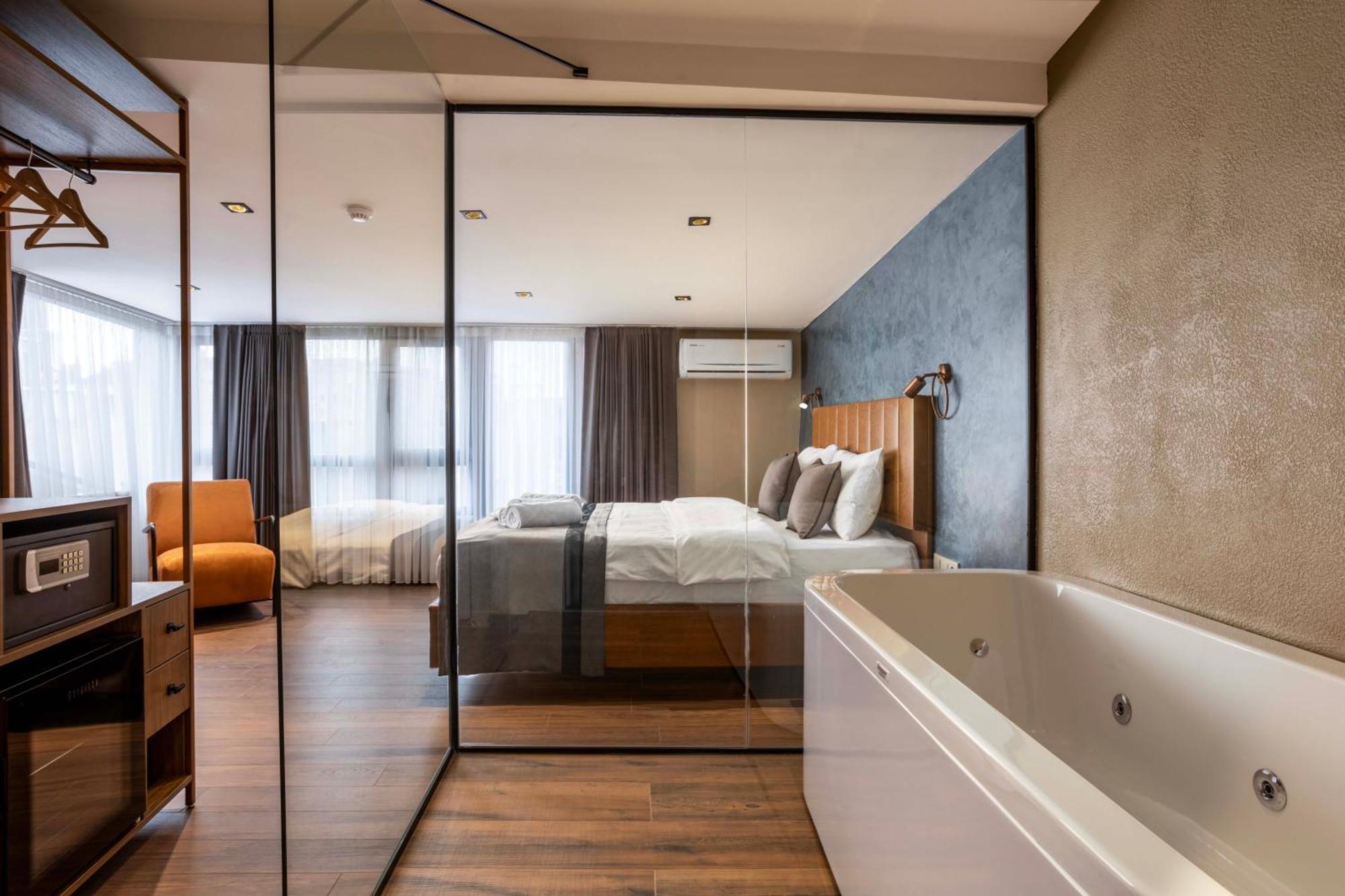Marlon Hotel