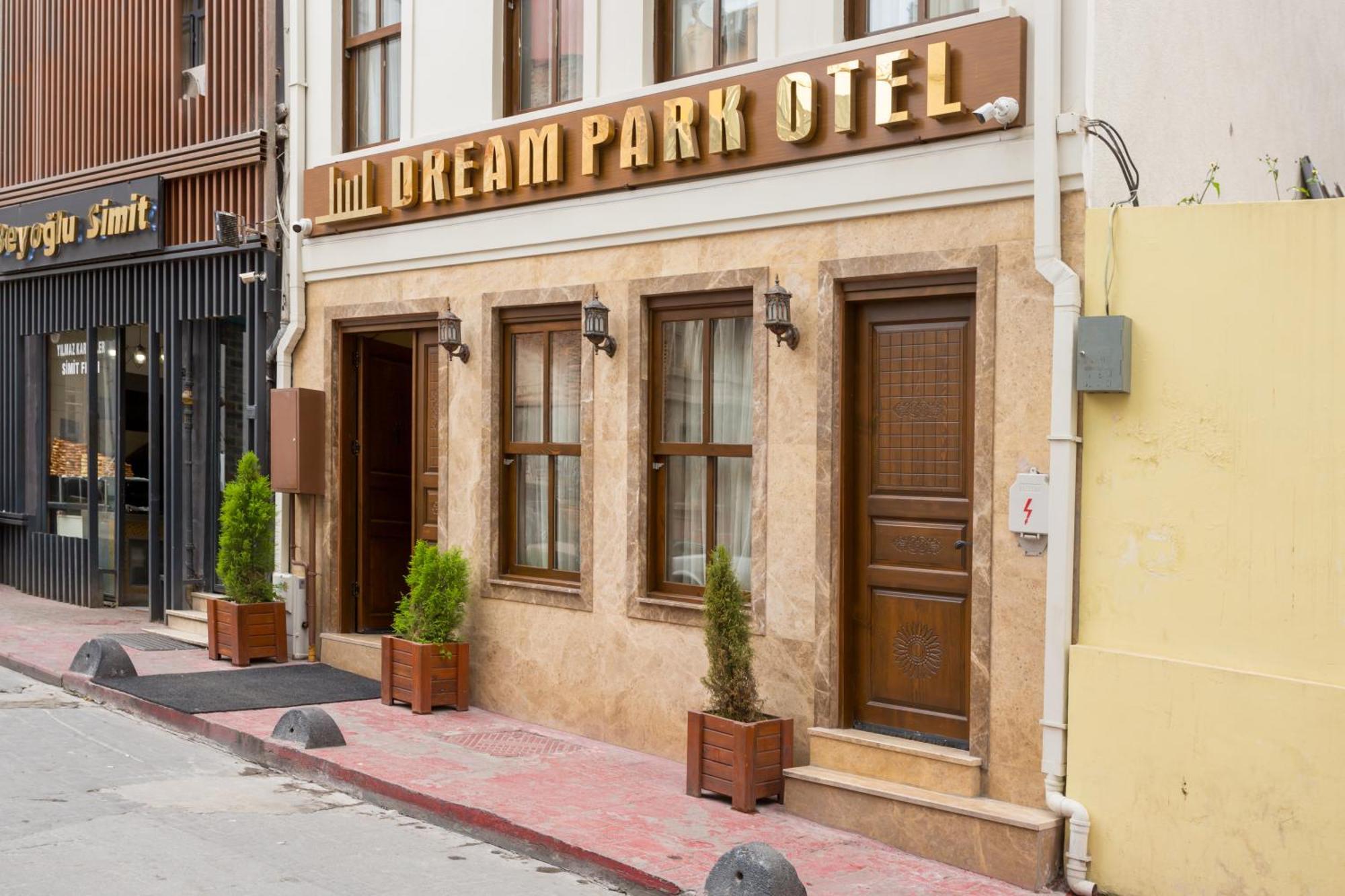 Dream Park 3*