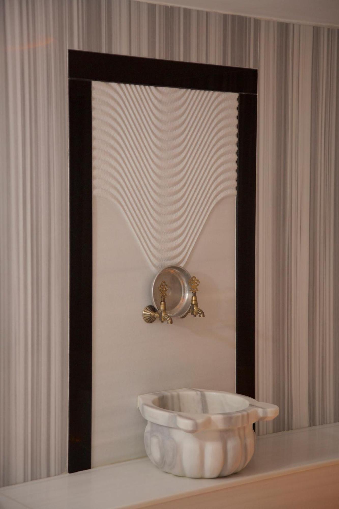 Bulvar Hotel 4*