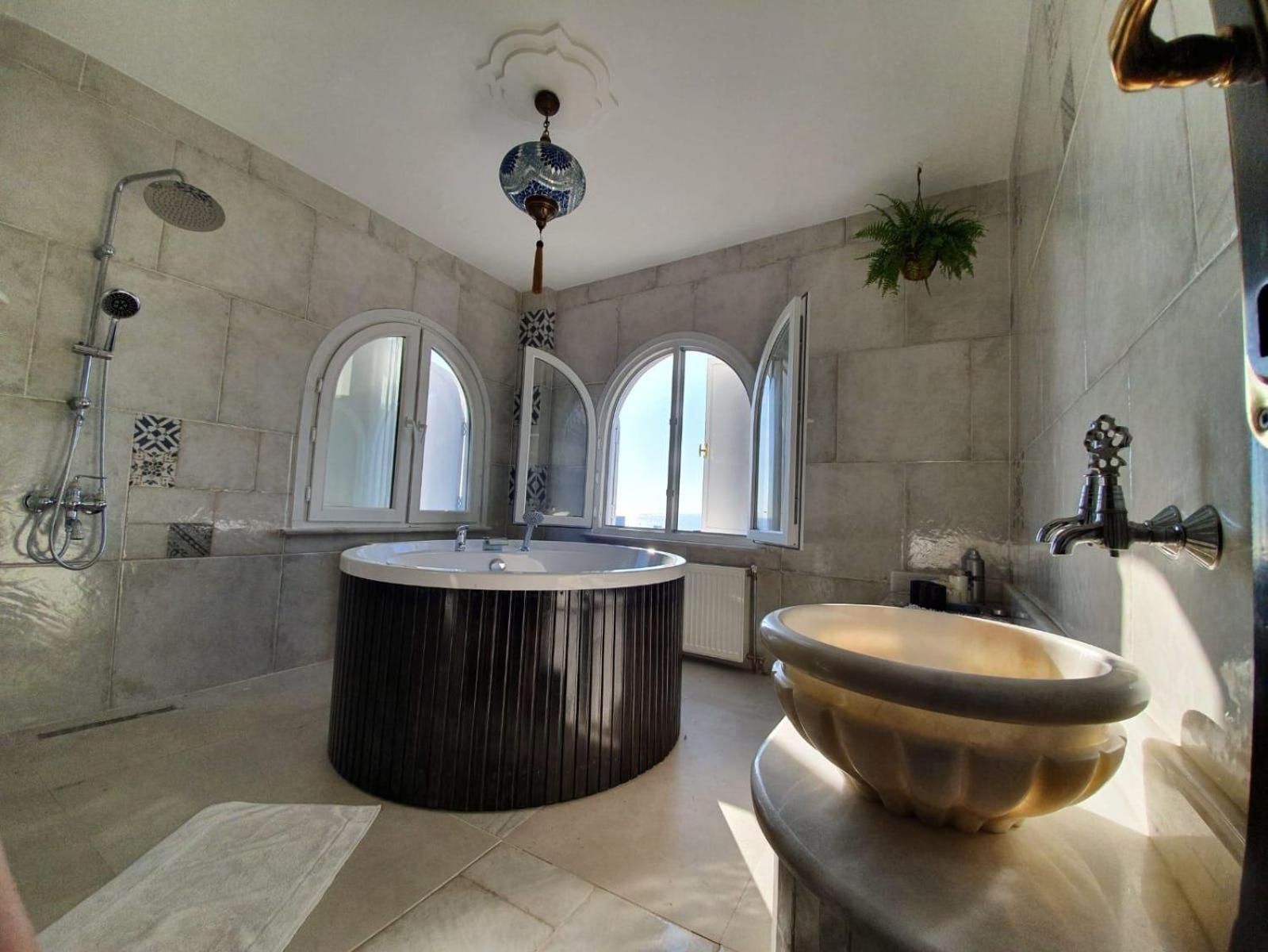Sea View Flat - Includes Turkish Bath In Old Town. Apartment