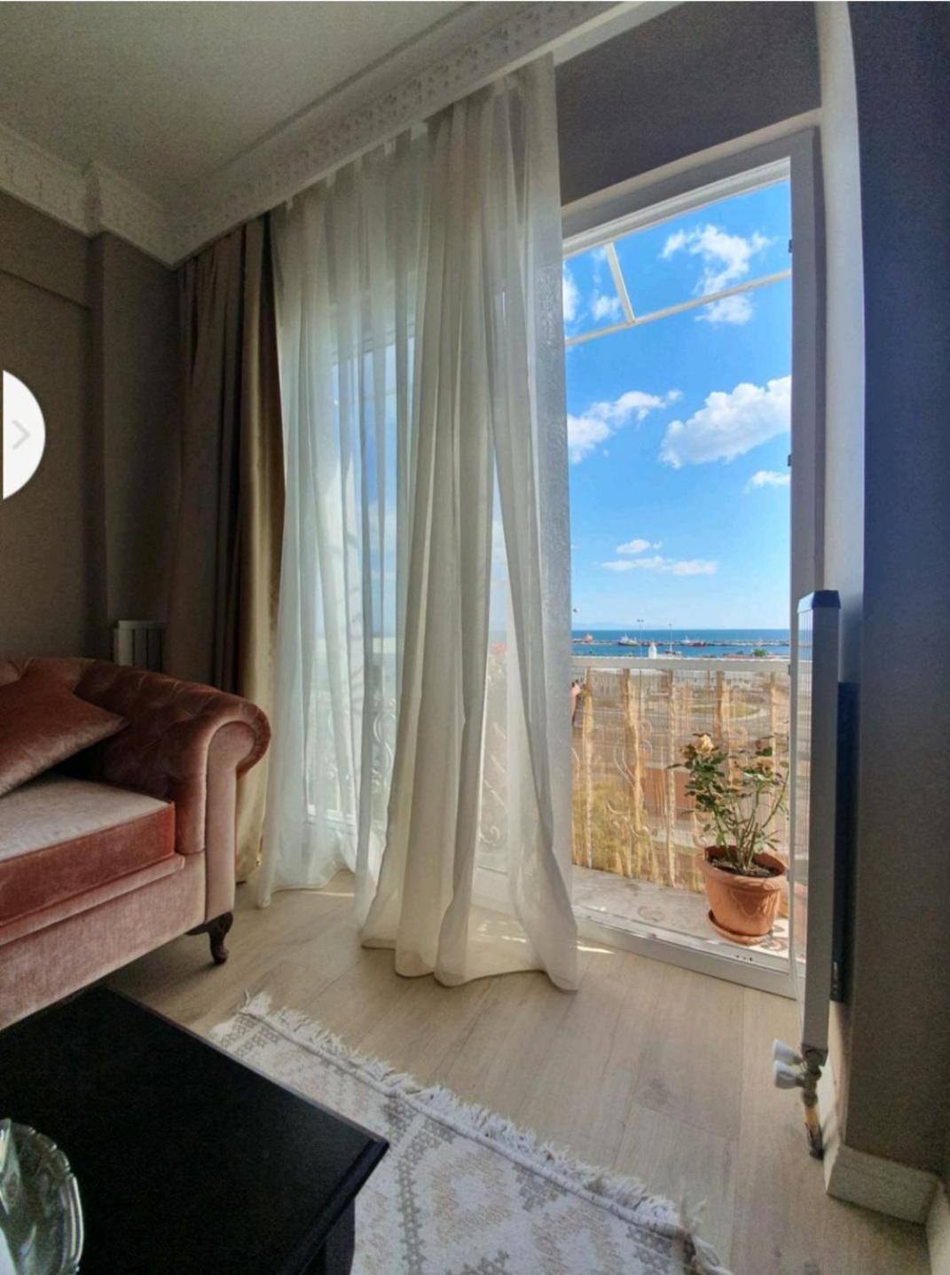Sea View Flat - Includes Turkish Bath In Old Town. Apartment *