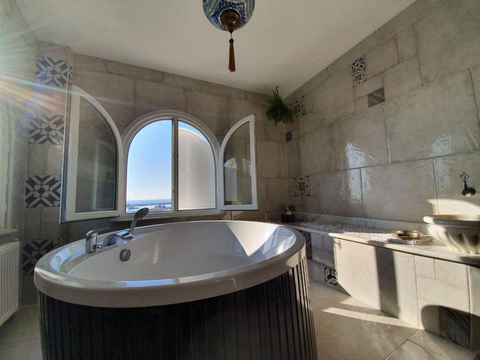Apartment Sea View Flat - Includes Turkish Bath In Old Town. *