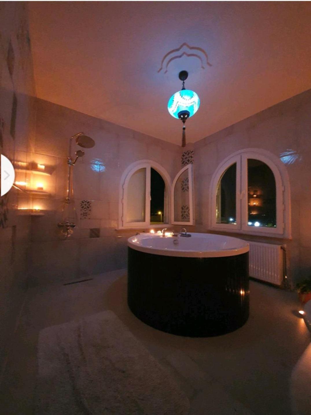 Sea View Flat - Includes Turkish Bath In Old Town. Apartment Istanbul