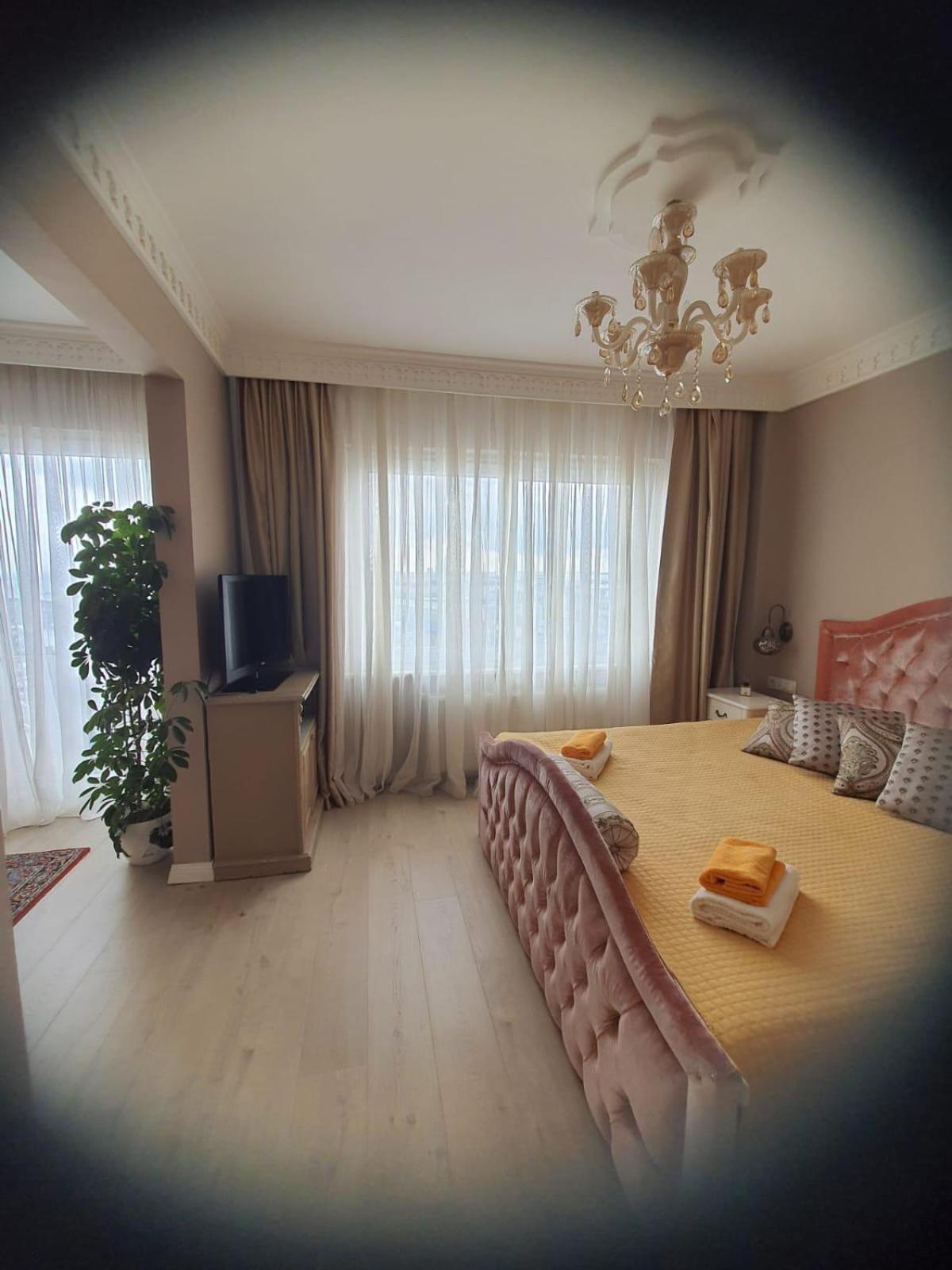 Sea View Flat - Includes Turkish Bath In Old Town.