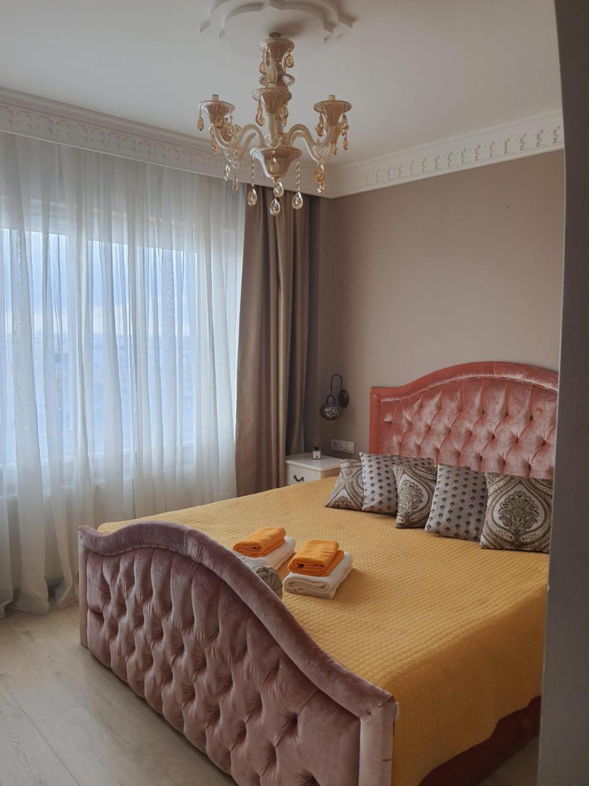 Sea View Flat - Includes Turkish Bath In Old Town. Apartment