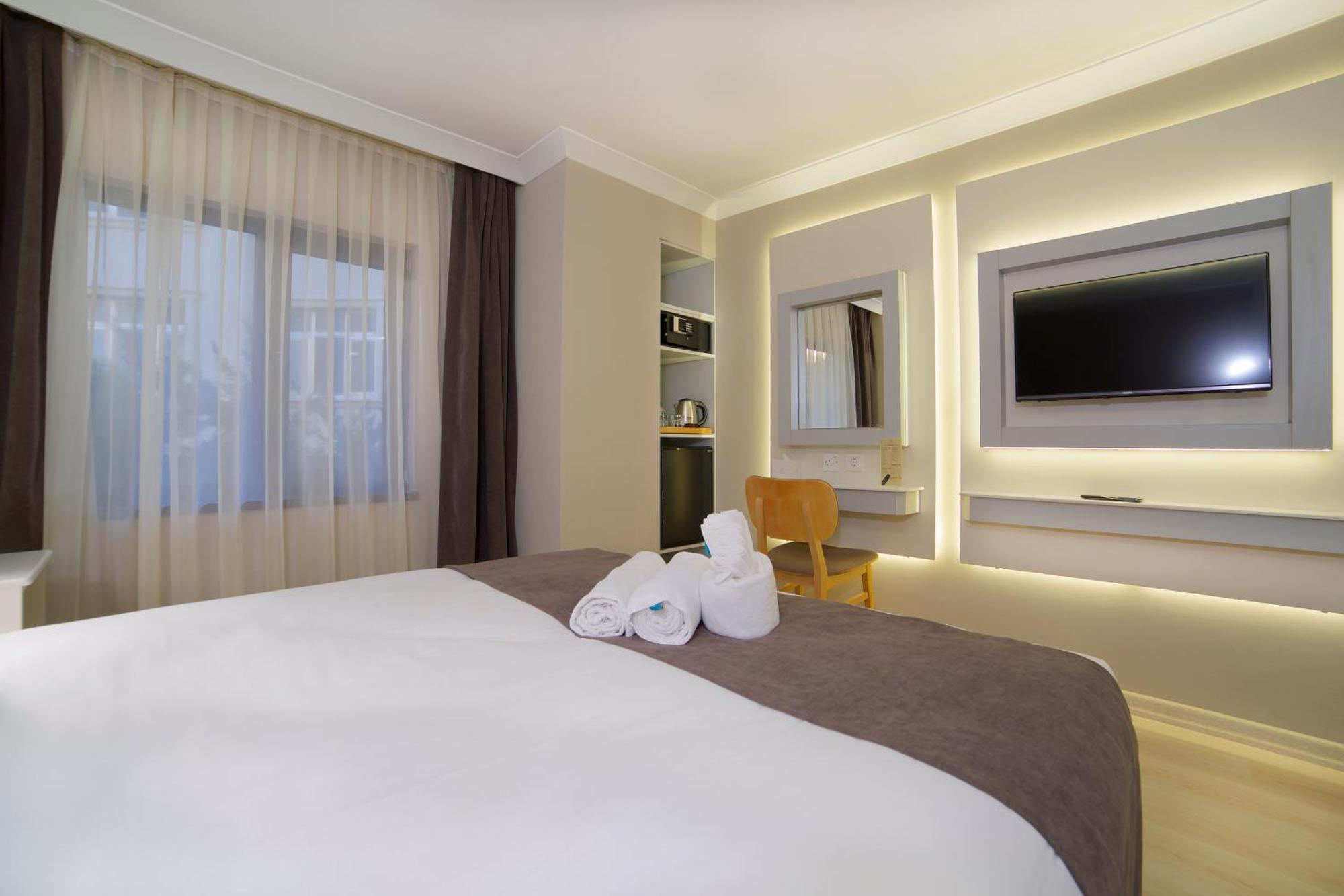 Bulvar Hotel 4*