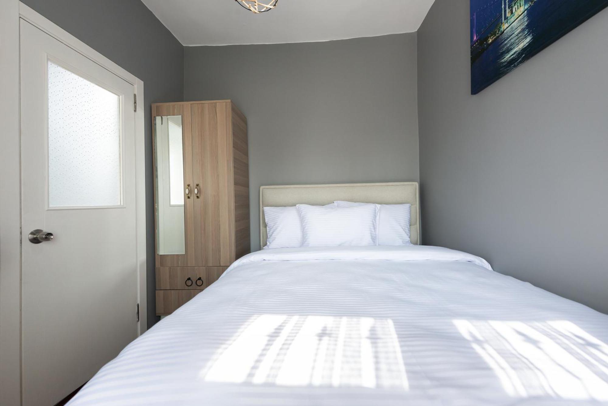 Bright Duplex Aparthotel