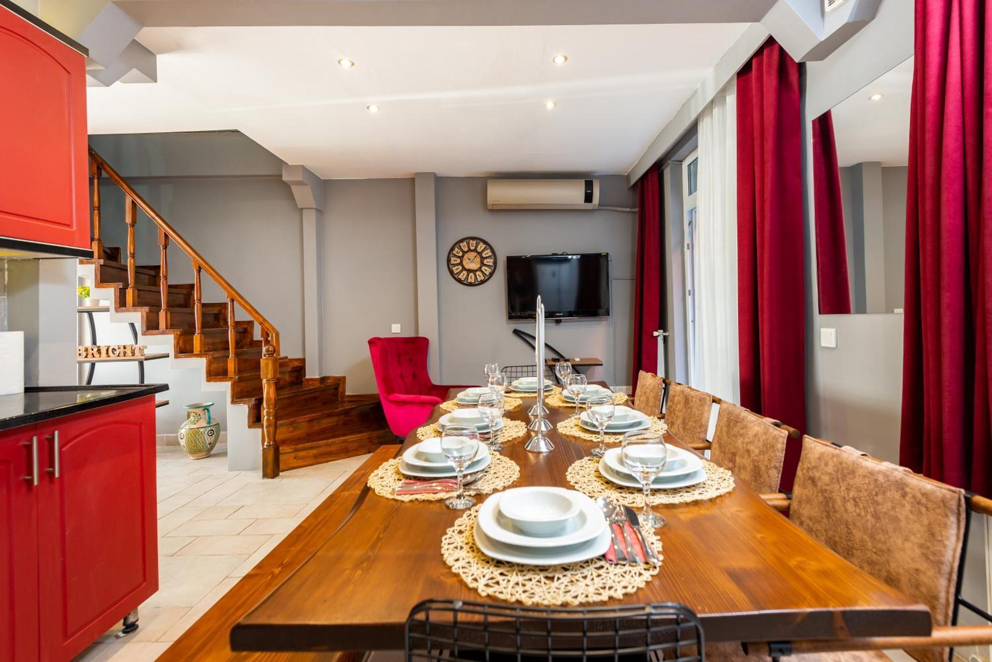 Bright Duplex Aparthotel *