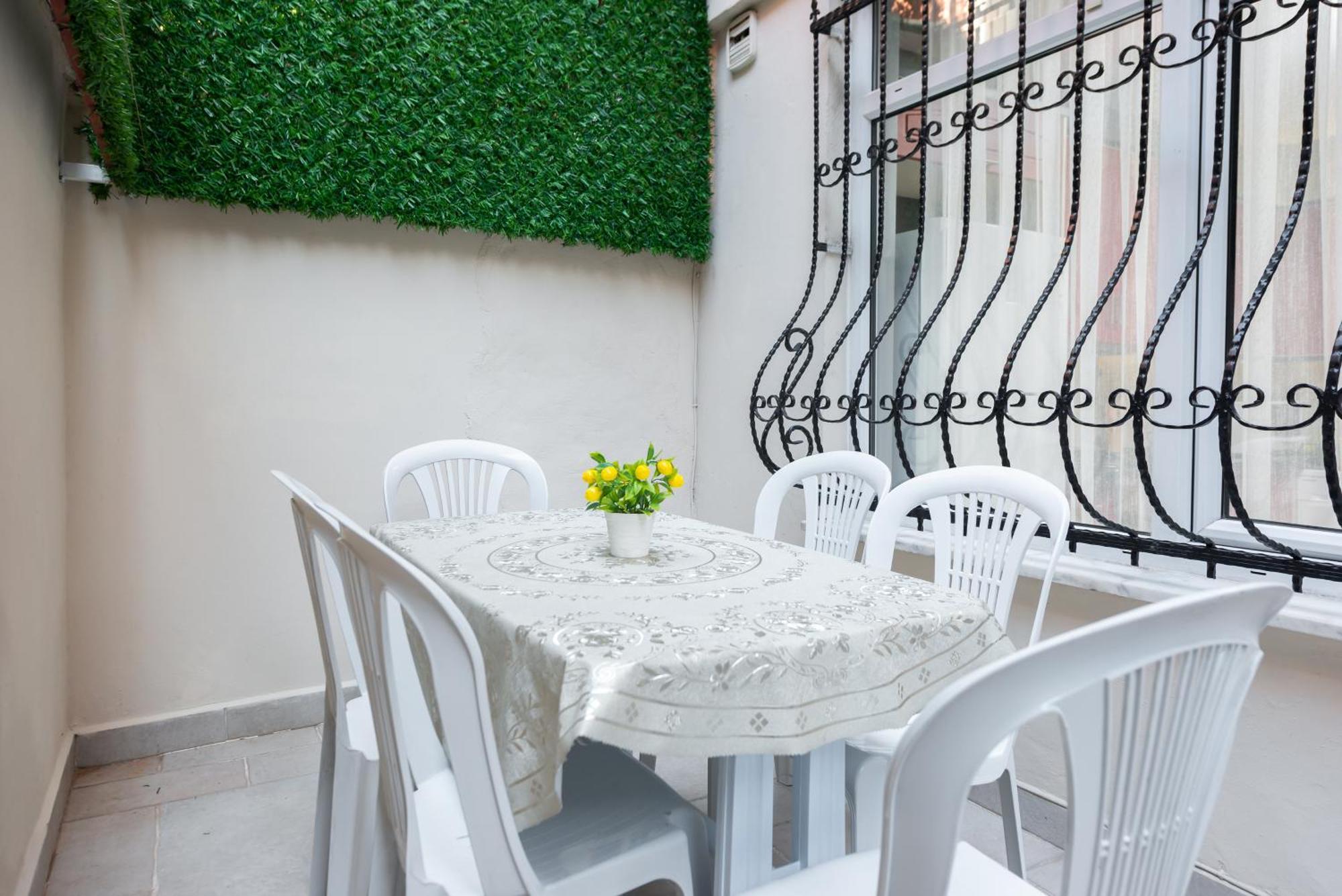 Bright Duplex Aparthotel