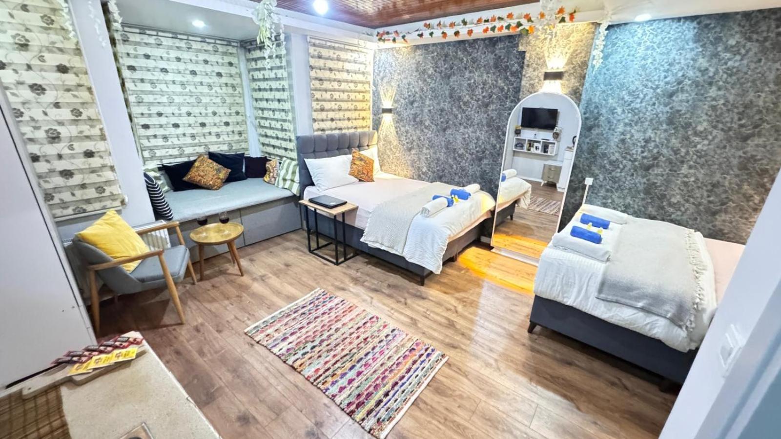 Taksim Camellia *