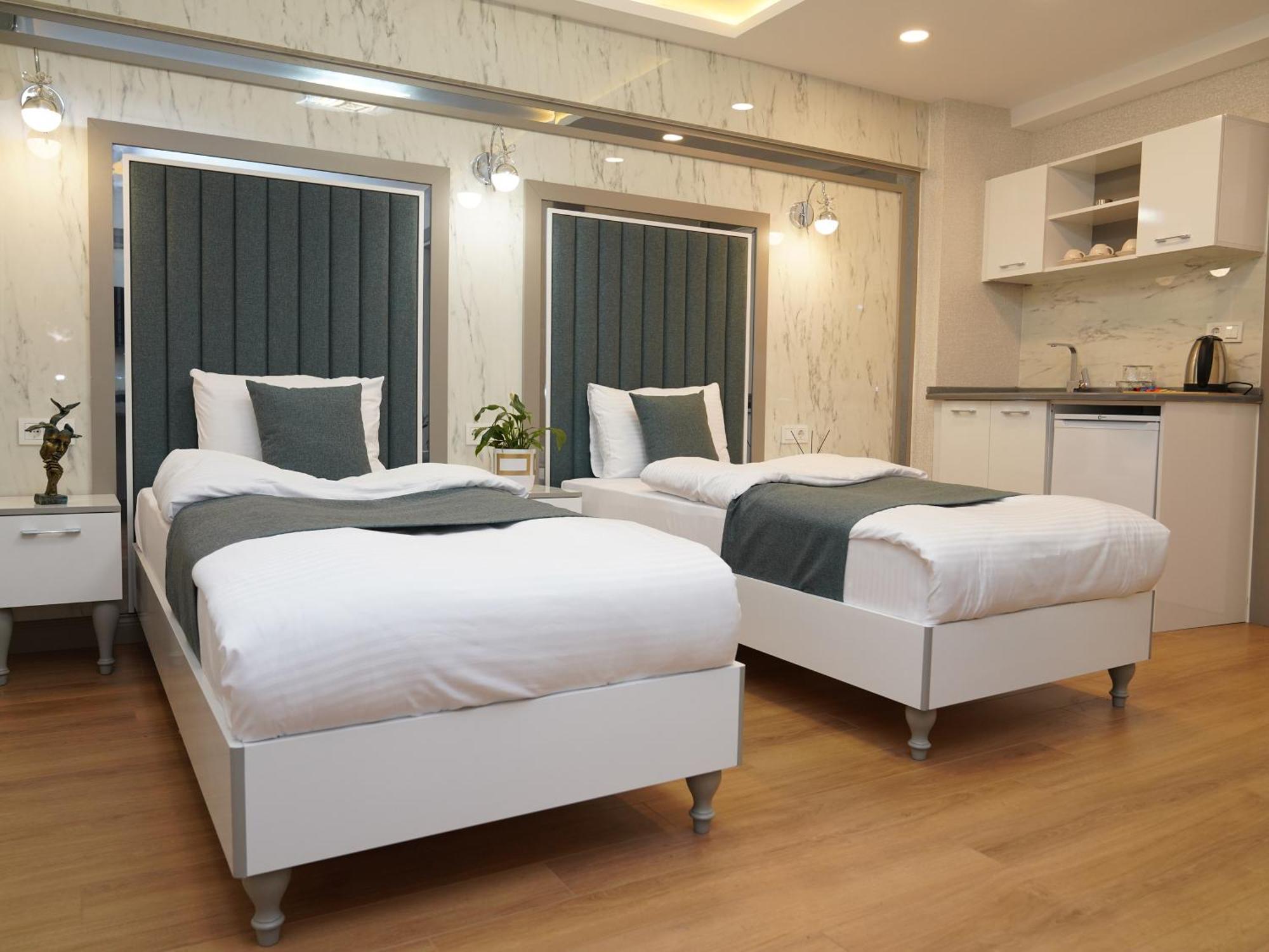 Gazelle Hotel *