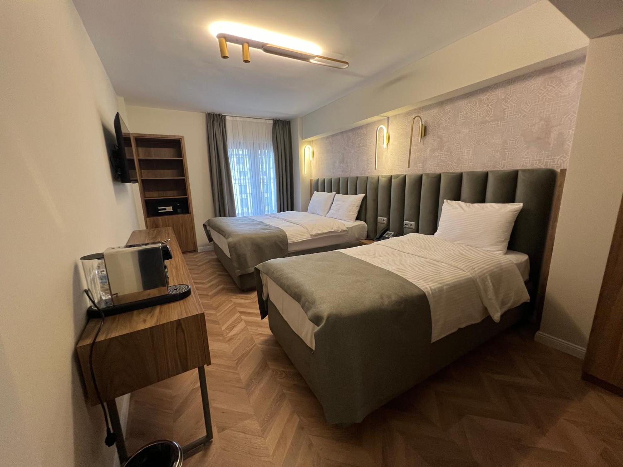 Iris * İstanbul