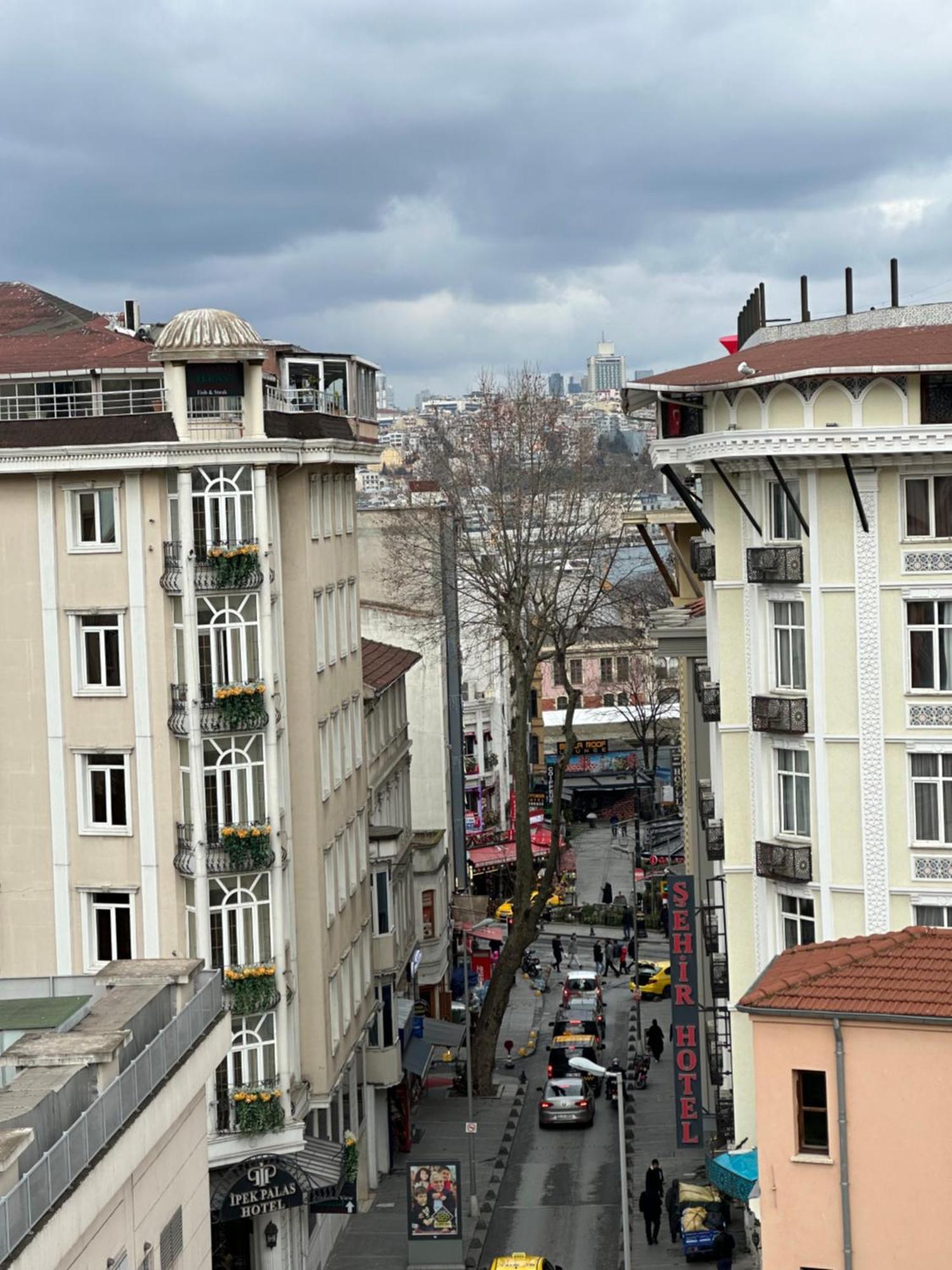 Iris Otel