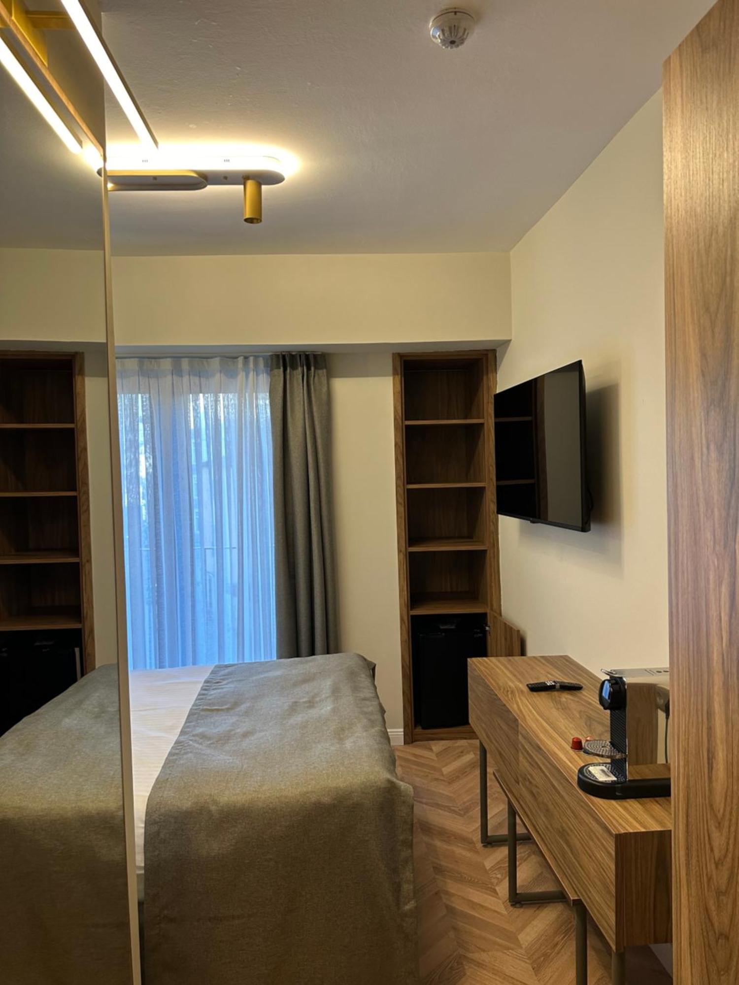Otel Iris