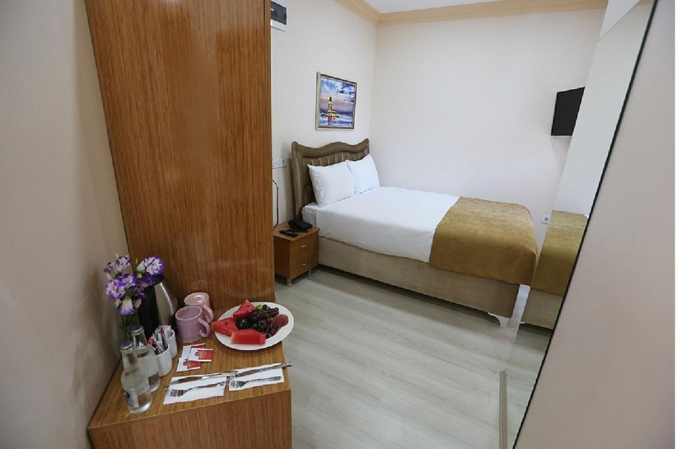 Maxwell Hotel 3*