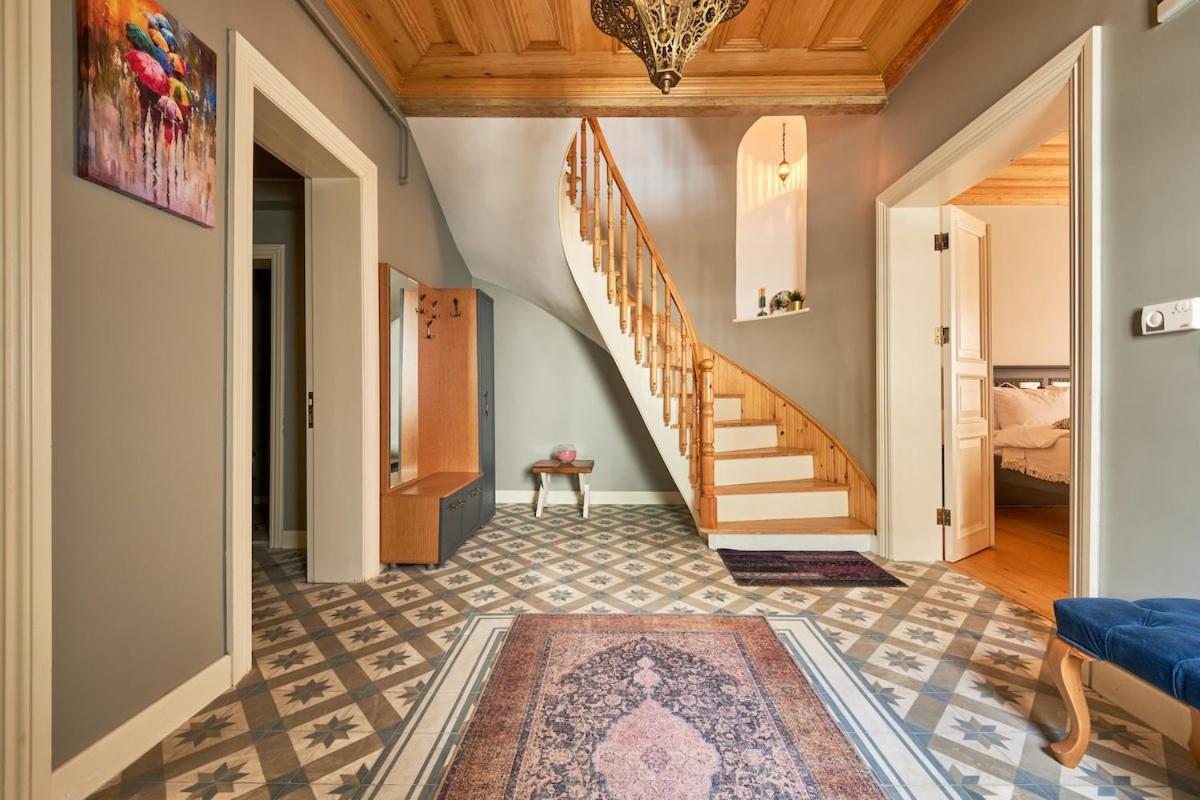 Nostalgic & Comfortable Historical Home! Istanbul