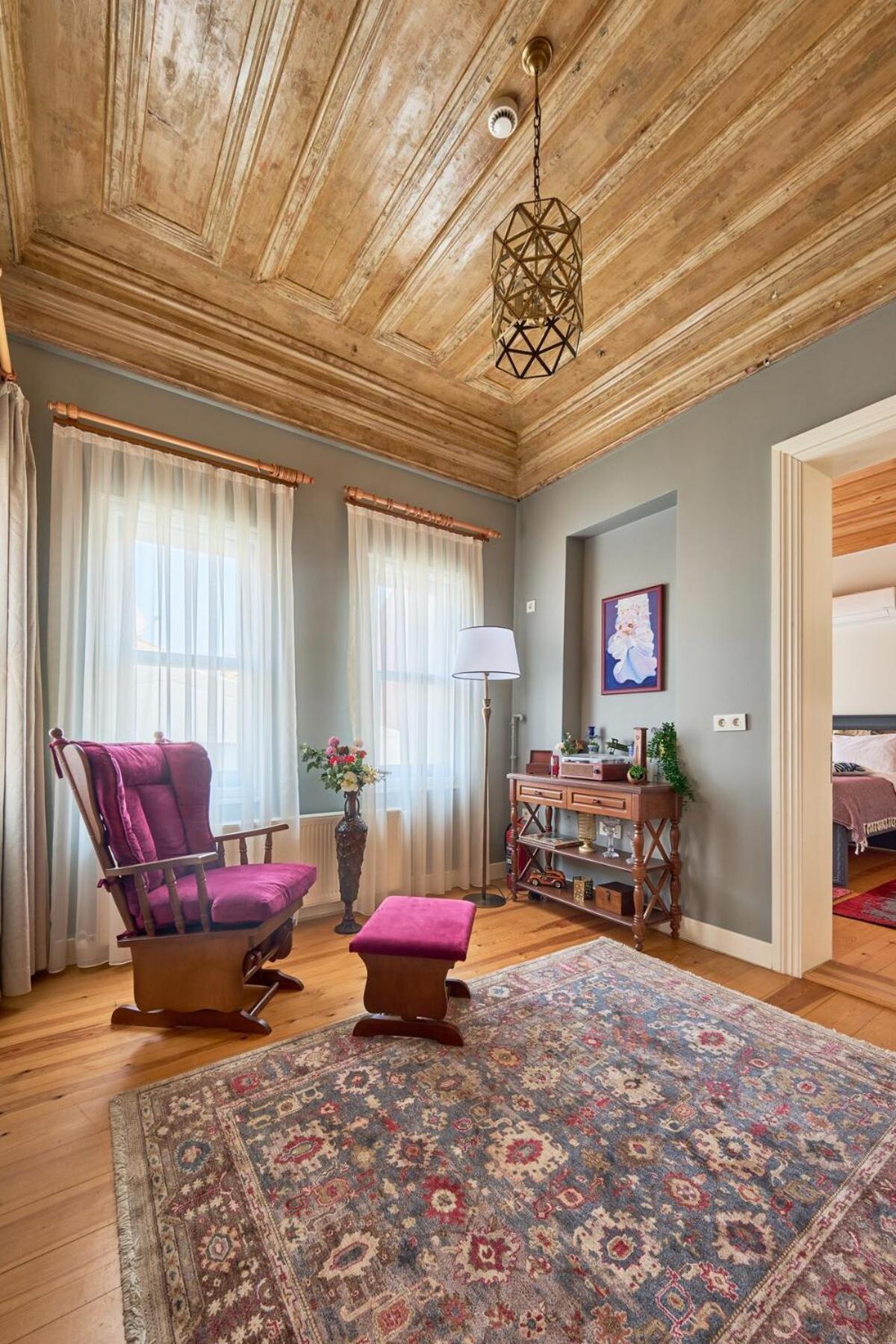 Villa Nostalgic & Comfortable Historical Home! *