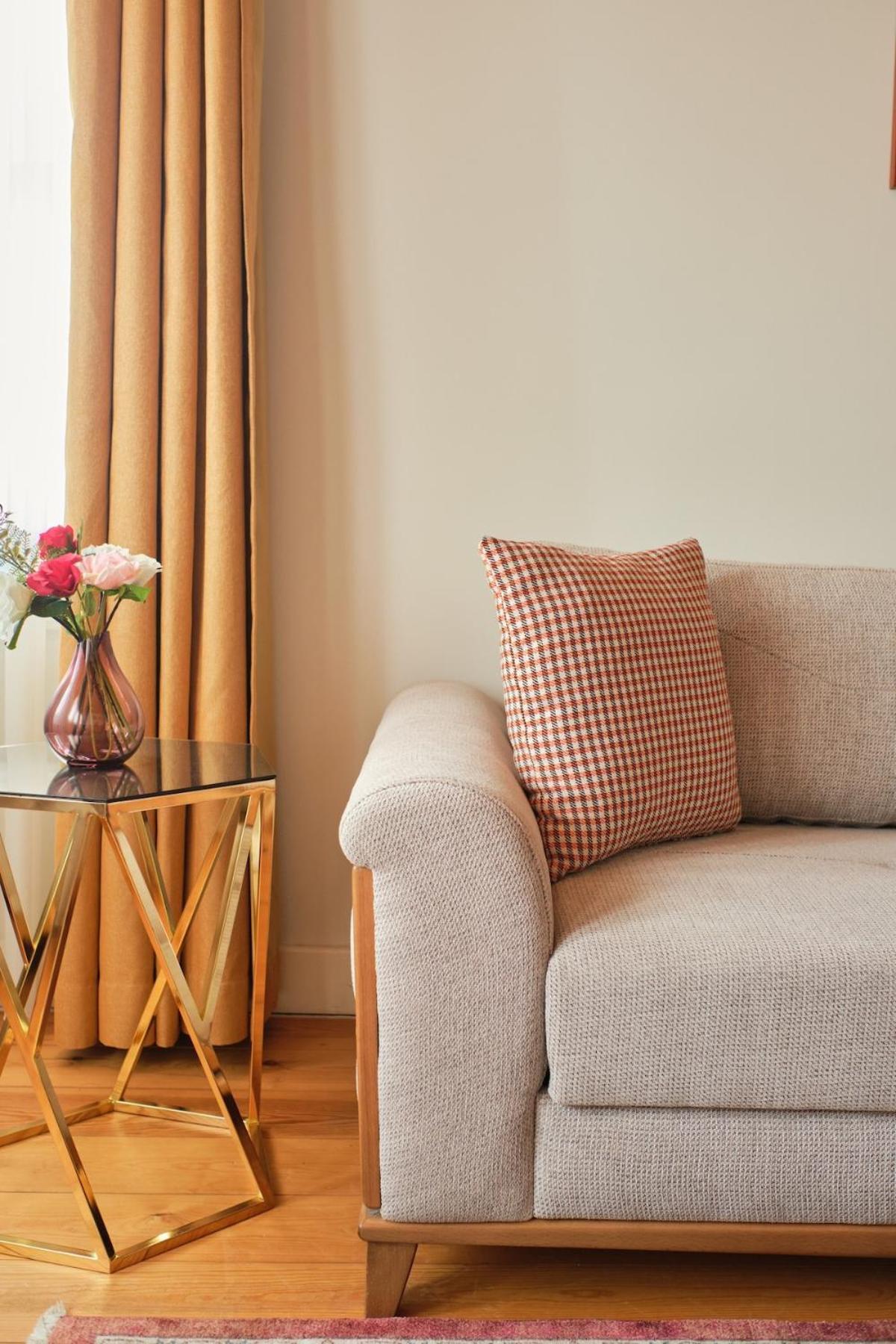 Nostalgic & Comfortable Historical Home!