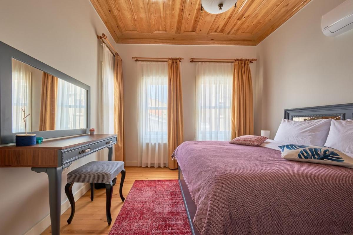 Nostalgic & Comfortable Historical Home!