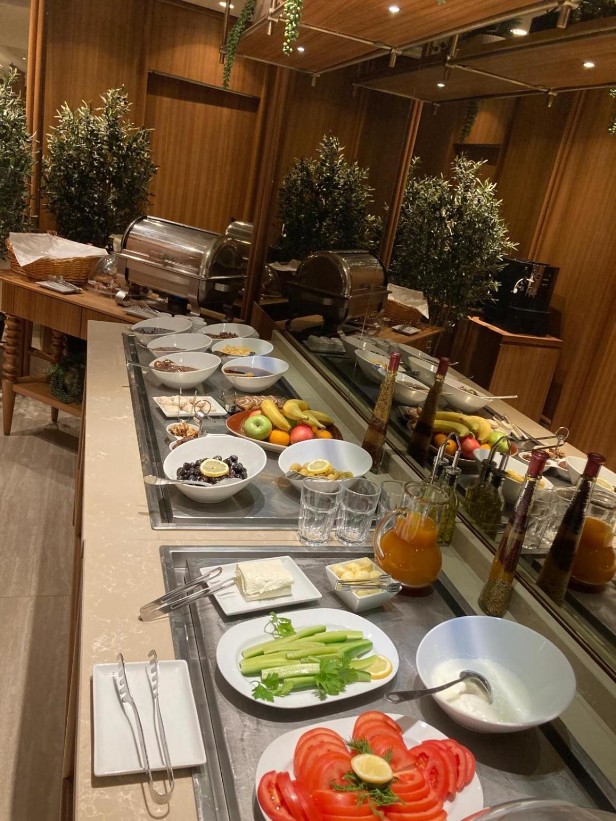 Hotel Housez & Special Class 4*