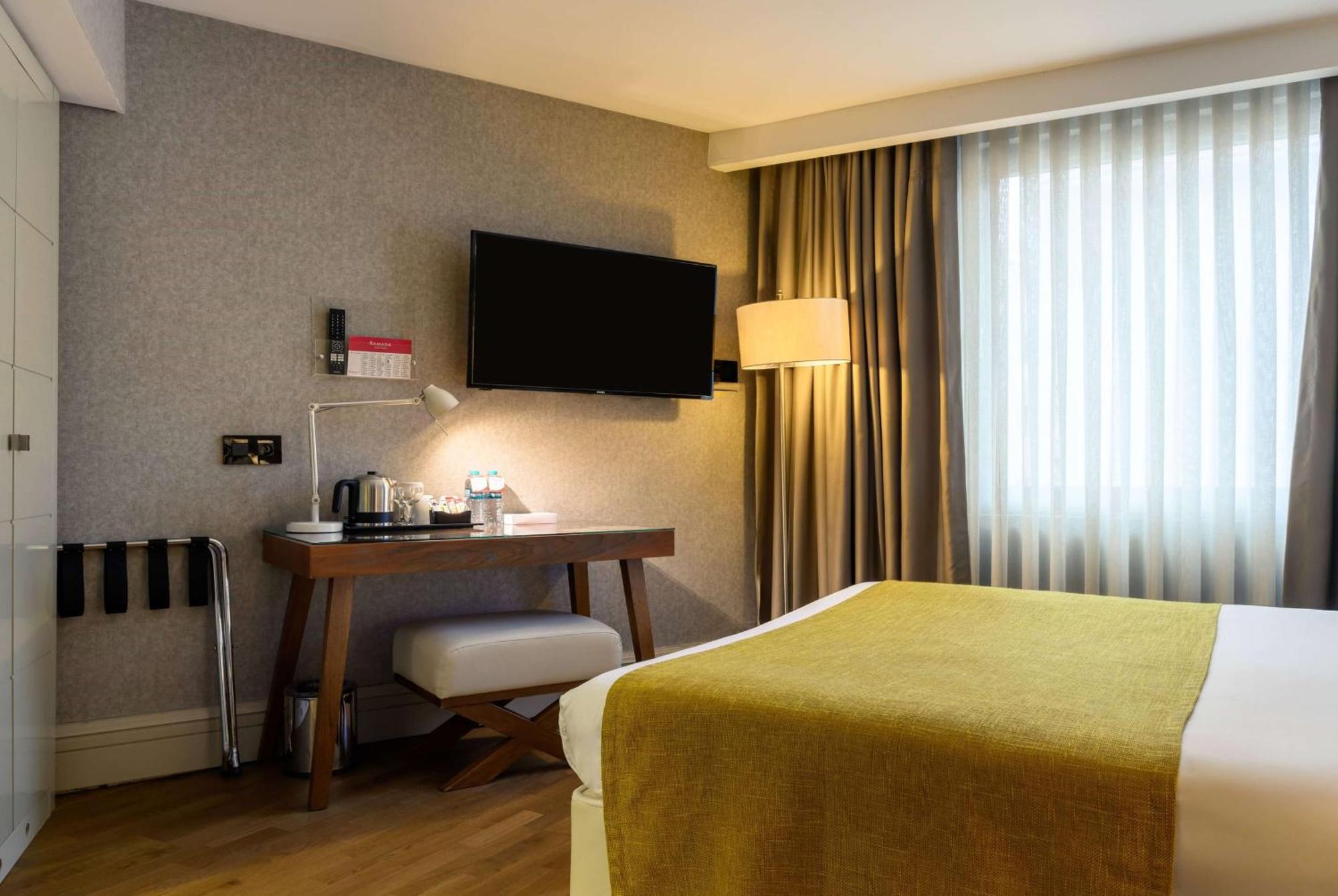 Ramada By Wyndham Grand Bazaar Hotel 4*