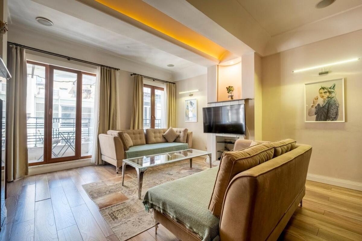 Spacious Apartment, 1-min To Taksim Square Apartment Istanbul
