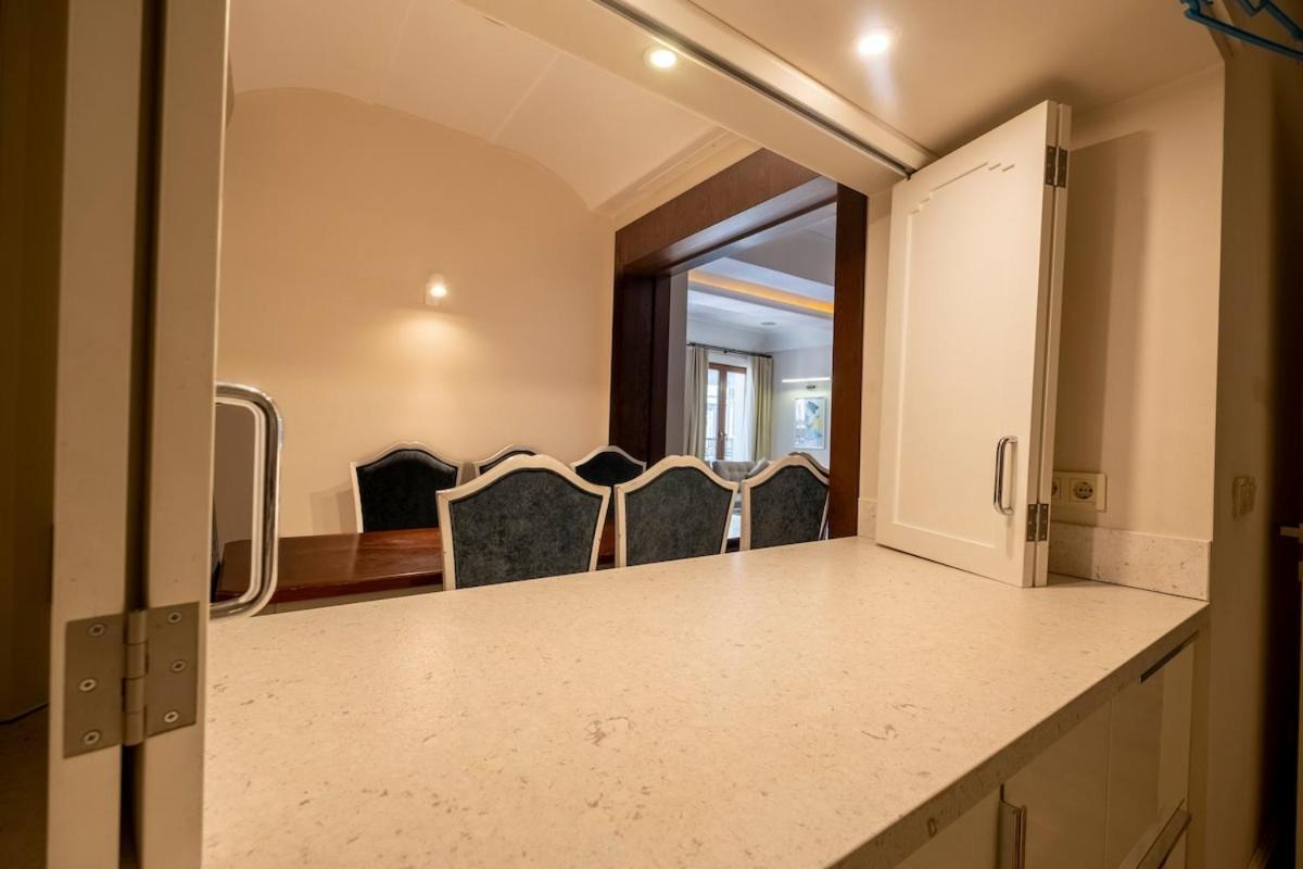 Spacious Apartment, 1-min To Taksim Square Apartment Istanbul